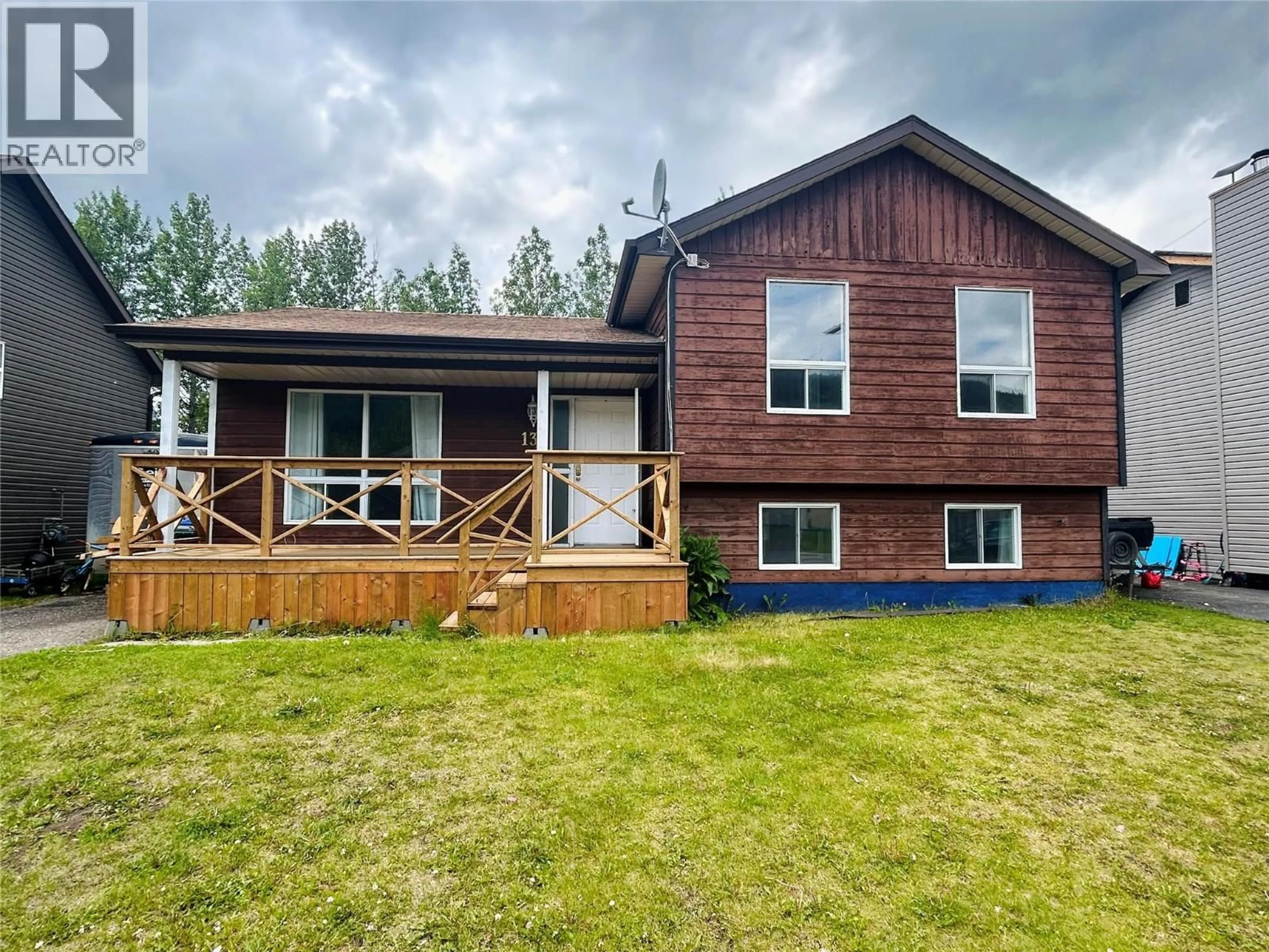 Home with vinyl exterior material, unknown for 139 WOLVERINE AVENUE, Tumbler Ridge British Columbia V0C2W0
