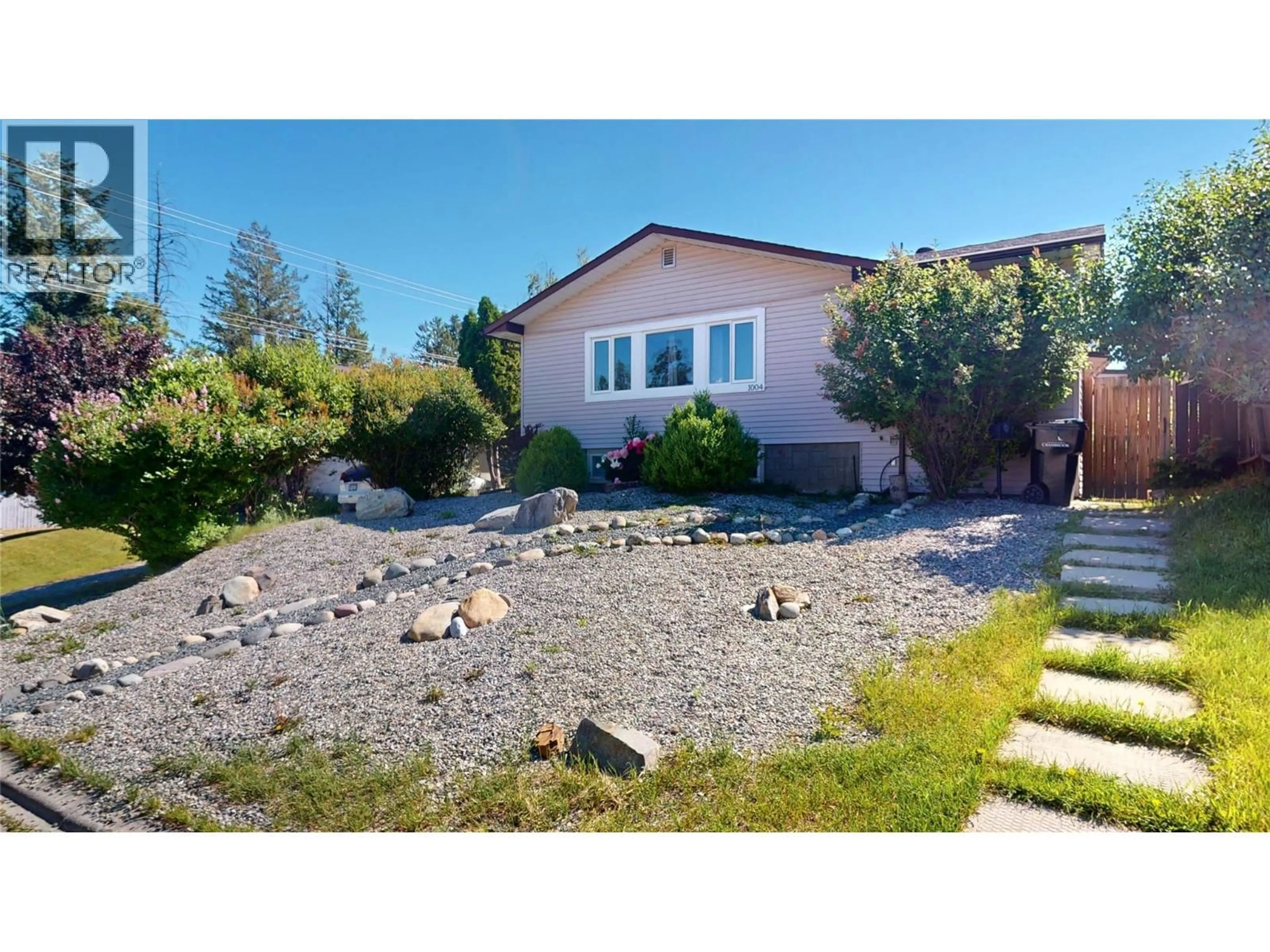 A pic from outside/outdoor area/front of a property/back of a property/a pic from drone, unknown for 1004 17TH AVENUE SOUTH, Cranbrook British Columbia V1C3B8