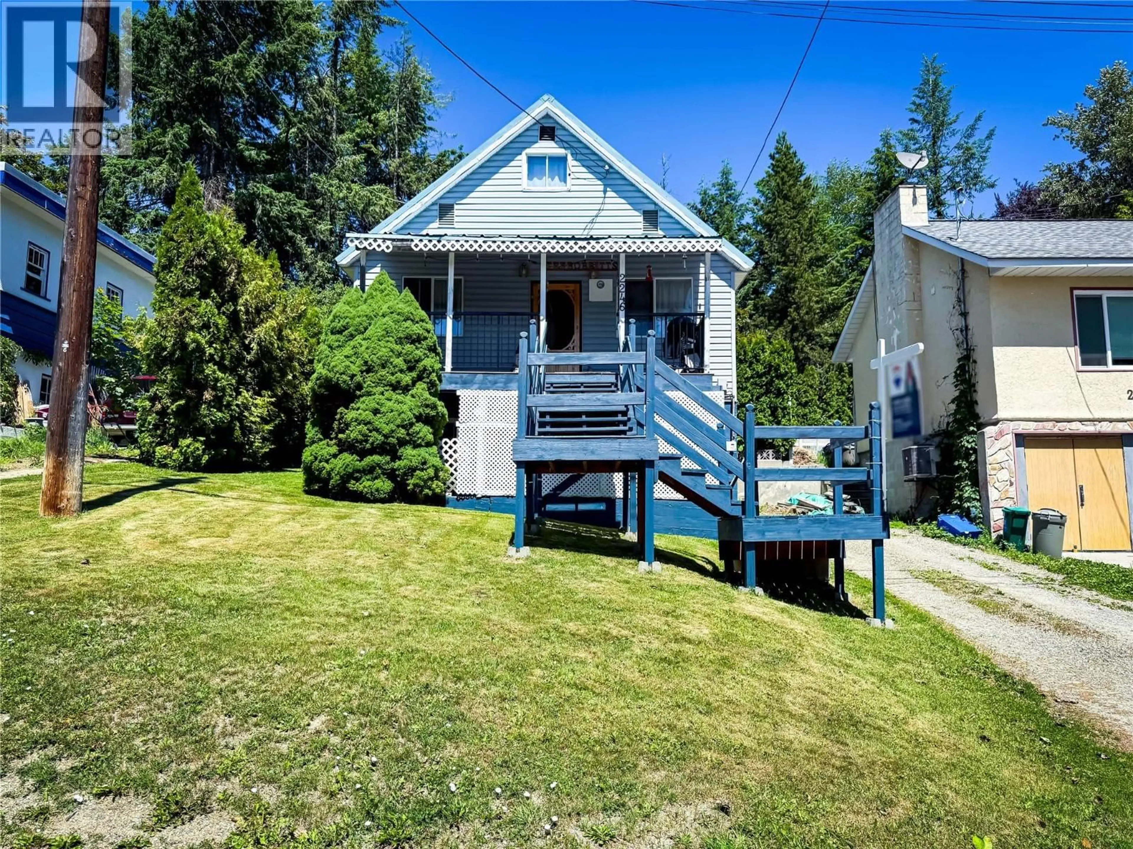 A pic from outside/outdoor area/front of a property/back of a property/a pic from drone, street for 2246 KOOTENAY AVENUE, Rossland British Columbia V0G1Y0