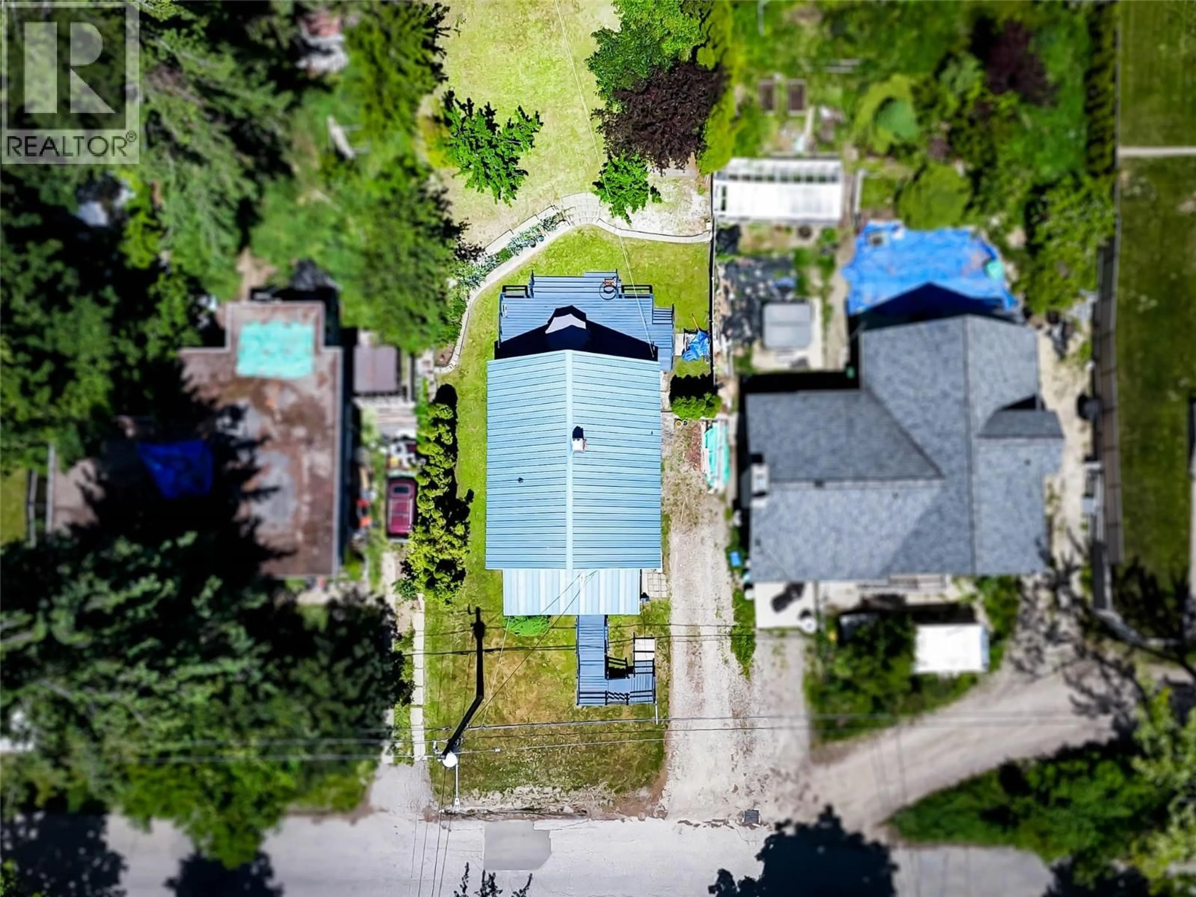 A pic from outside/outdoor area/front of a property/back of a property/a pic from drone, street for 2246 KOOTENAY AVENUE, Rossland British Columbia V0G1Y0
