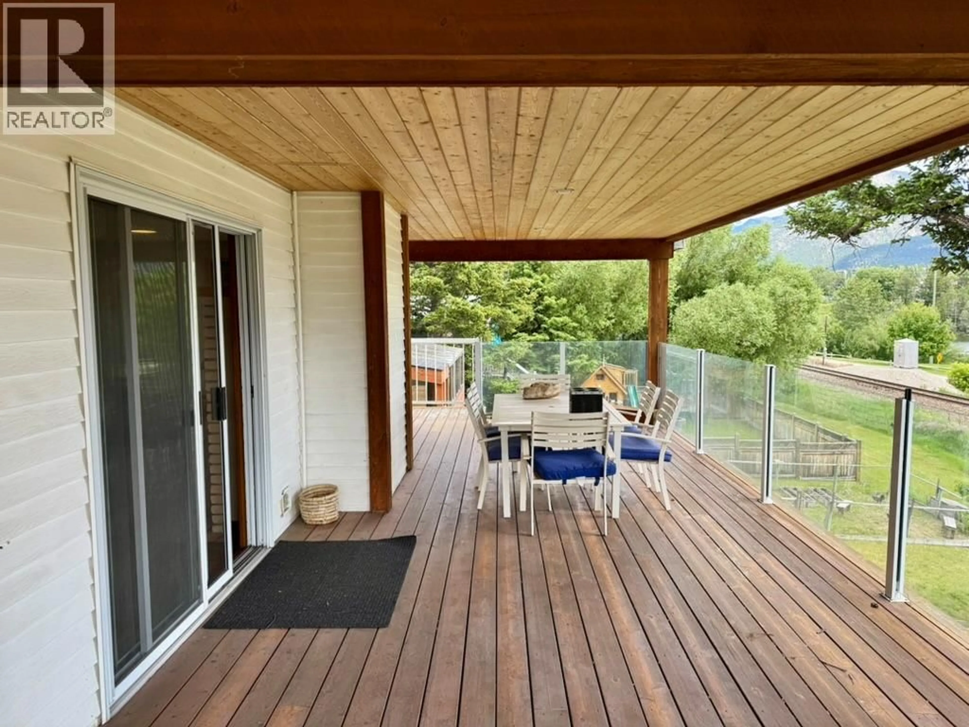 Patio, water/lake/river/ocean view for 1725 6TH AVE AVENUE, Invermere British Columbia V0A1K0