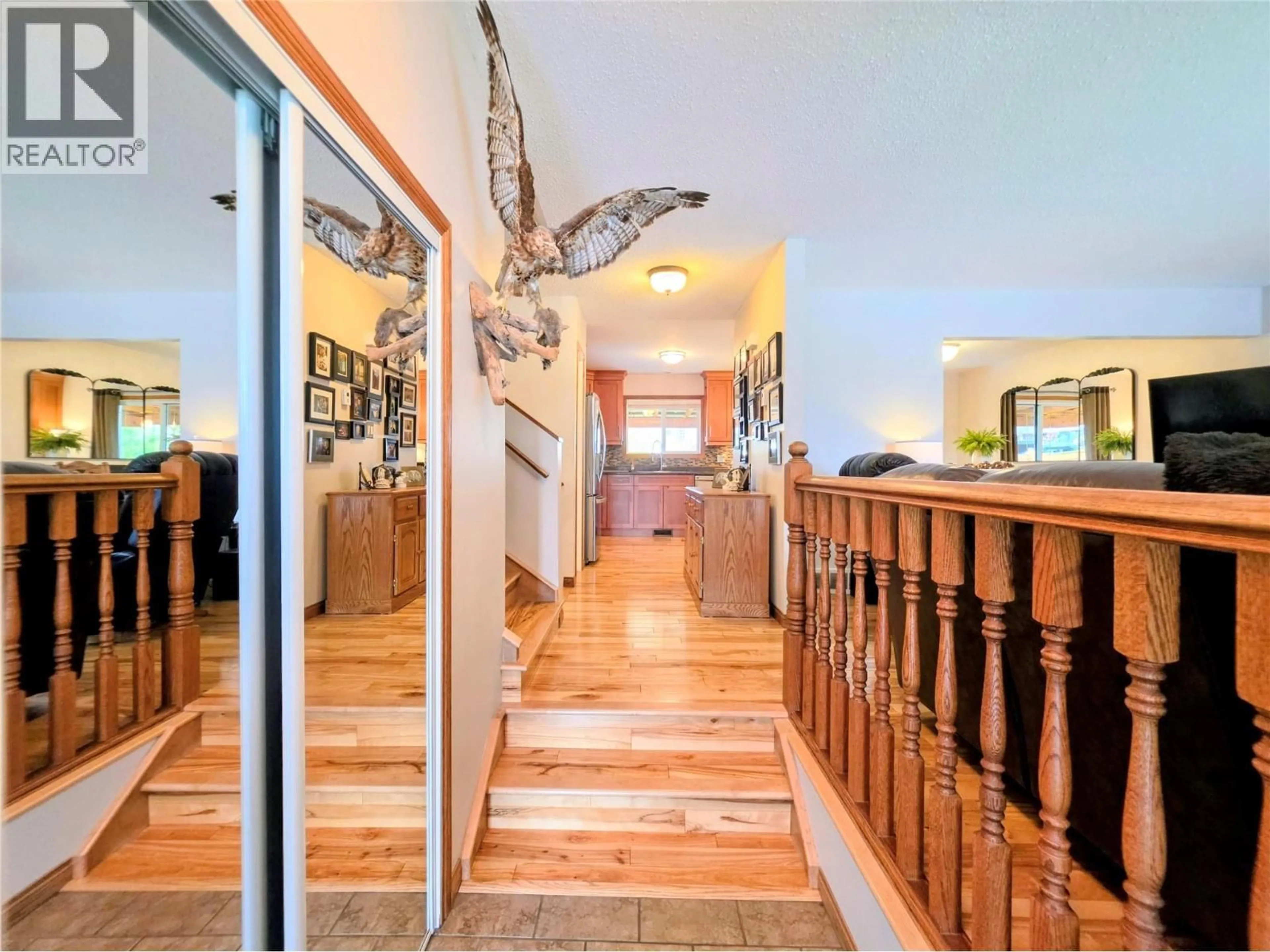 Indoor foyer for 201 BIRCH DRIVE, Cranbrook British Columbia V1C5X9