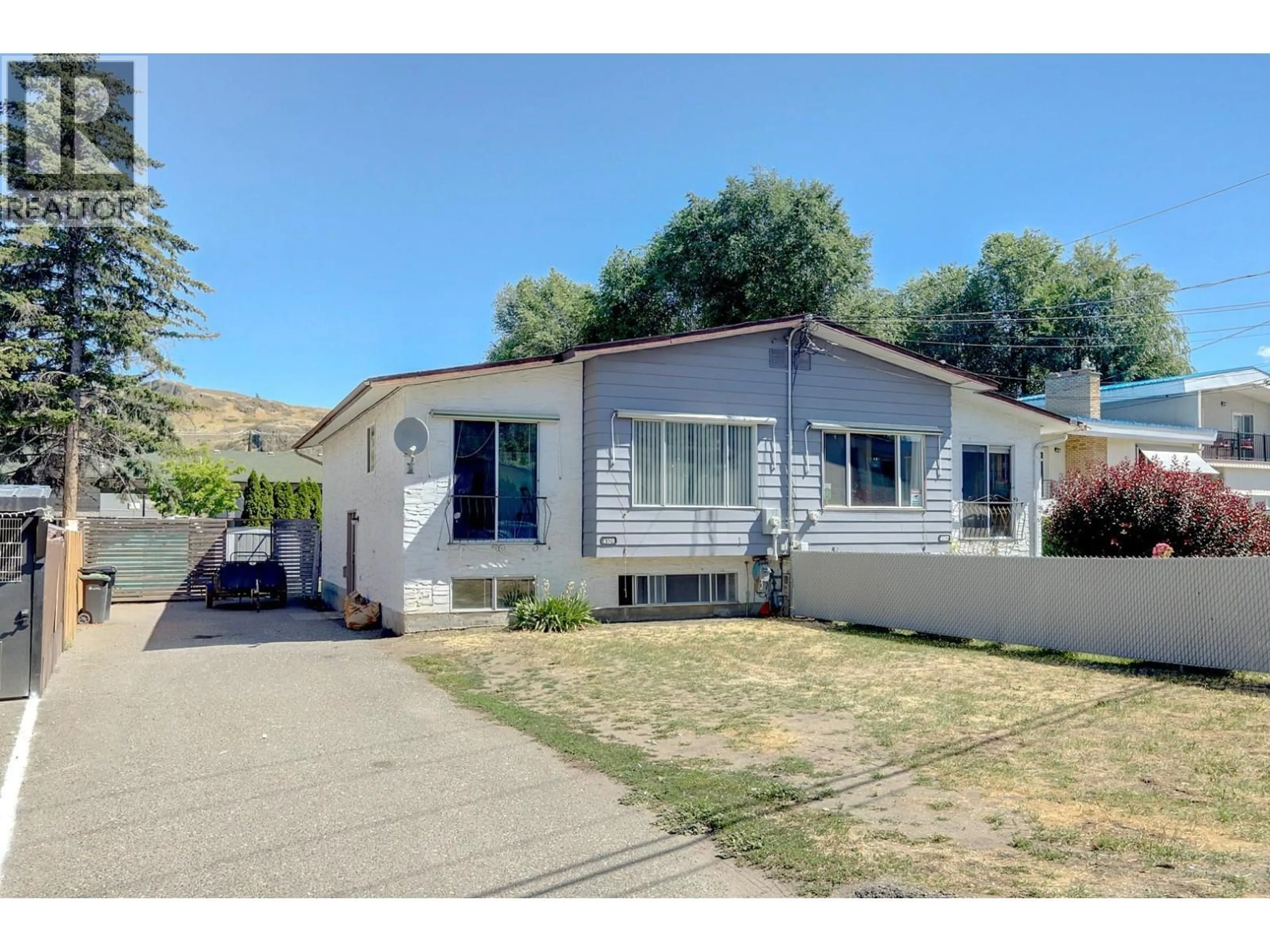 A pic from outside/outdoor area/front of a property/back of a property/a pic from drone, street for 4109 24 AVENUE, Vernon British Columbia V1T1M1
