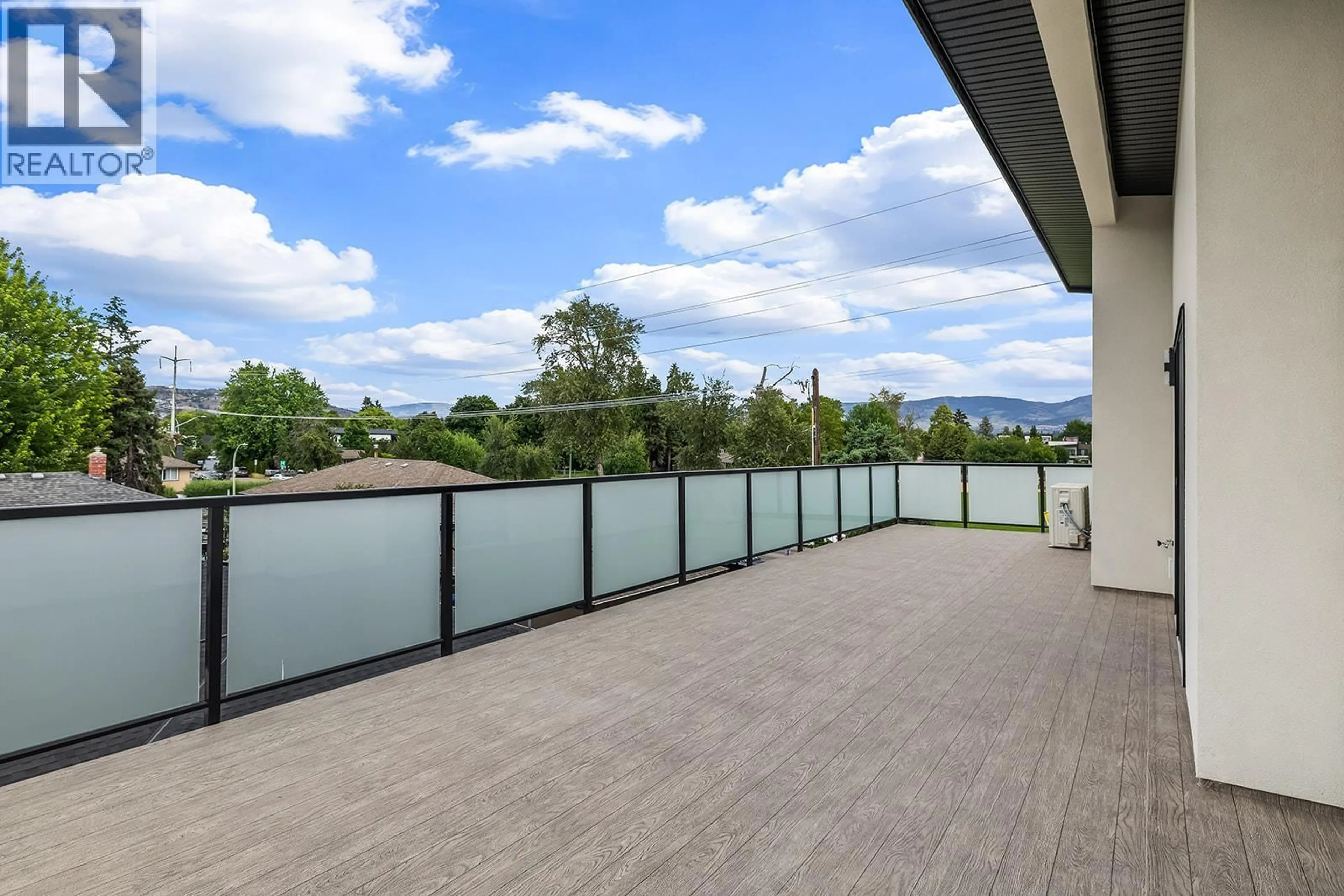 Patio, water/lake/river/ocean view for 5 - 662 BIRCH AVENUE, Kelowna British Columbia V1Y3H1