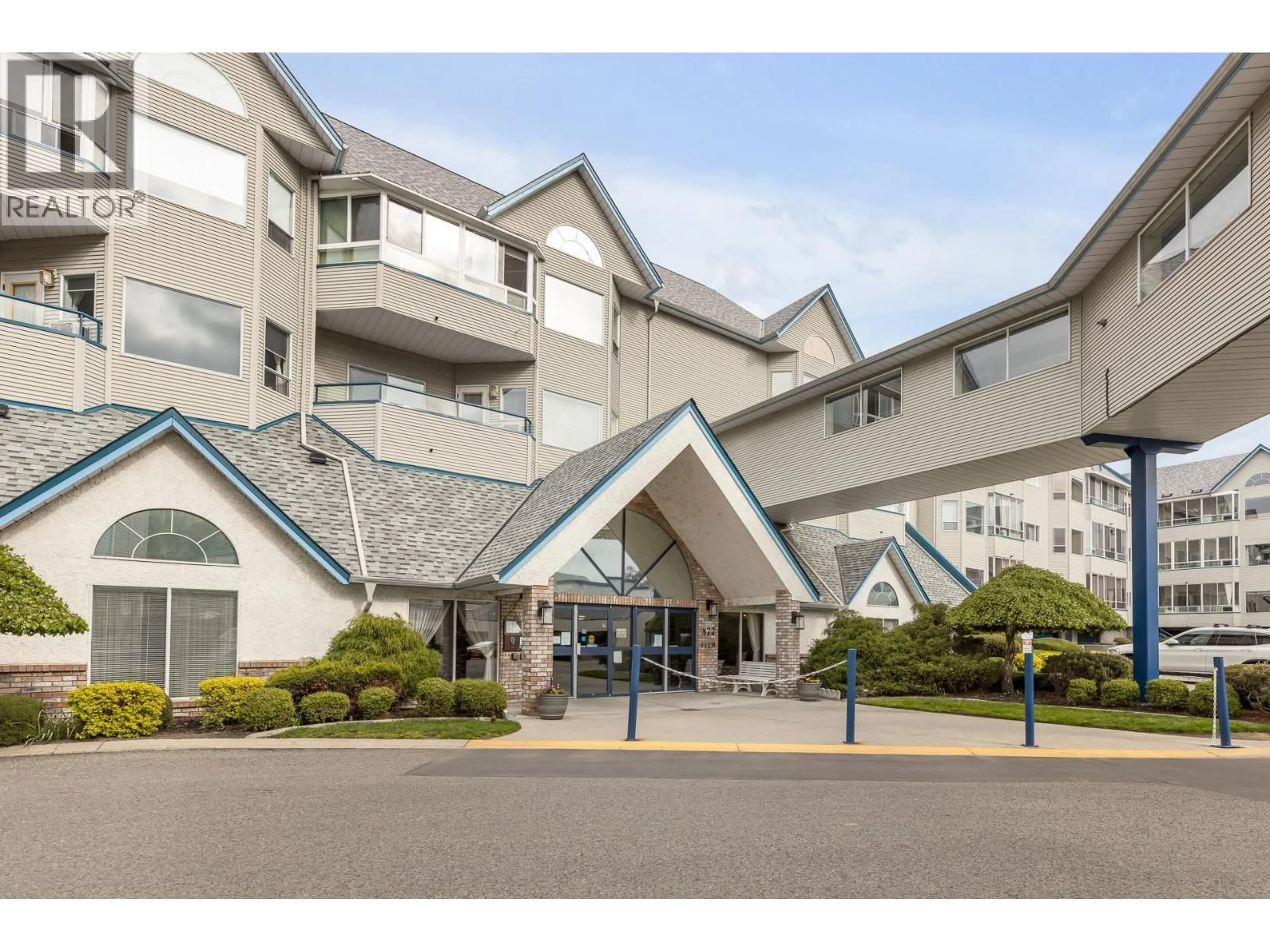 Indoor foyer for 223 - 877 KLO ROAD, Kelowna British Columbia V1Y9R1