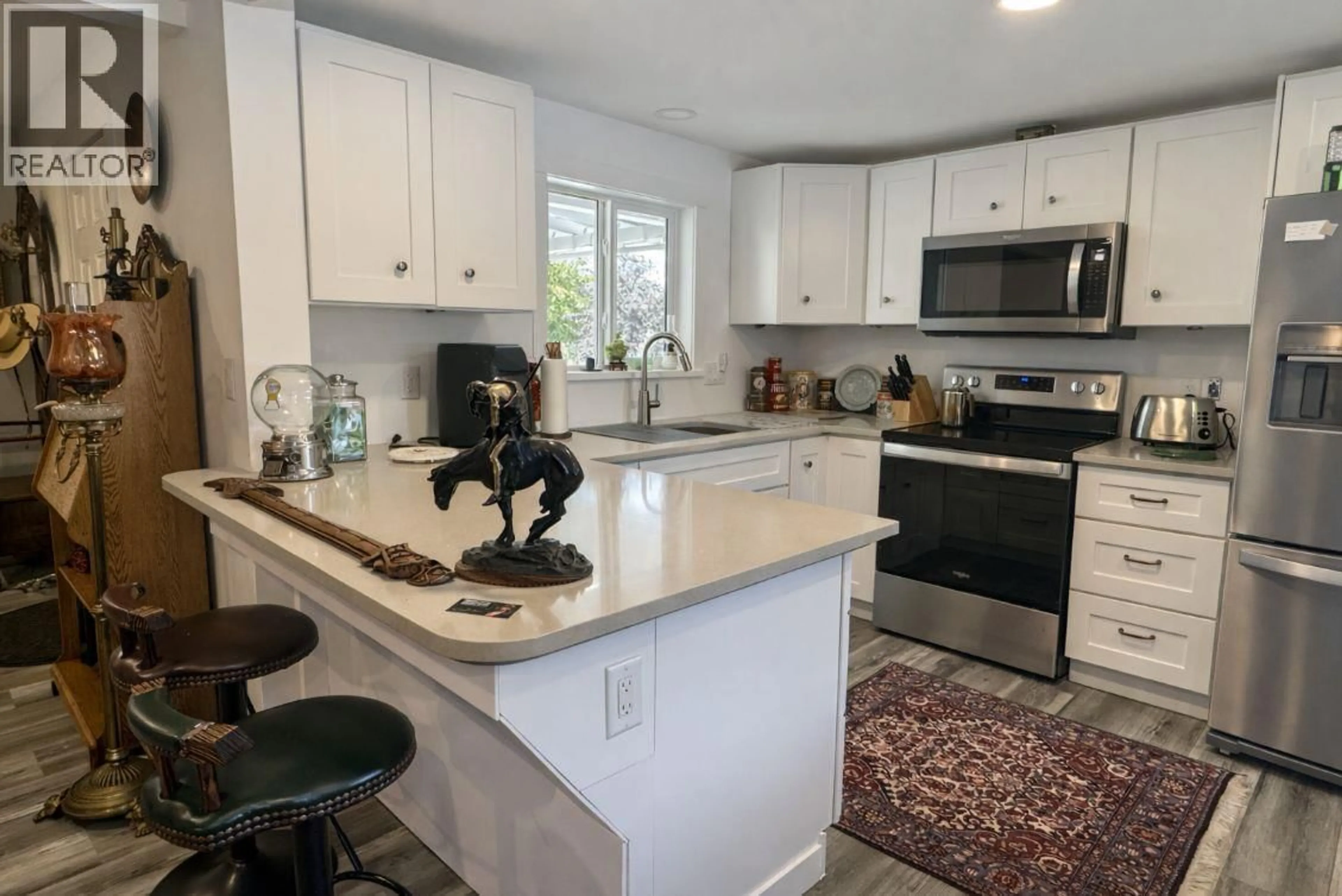Open concept kitchen, ceramic/tile floor for 335 BILLITER AVENUE, Princeton British Columbia V0X1W0
