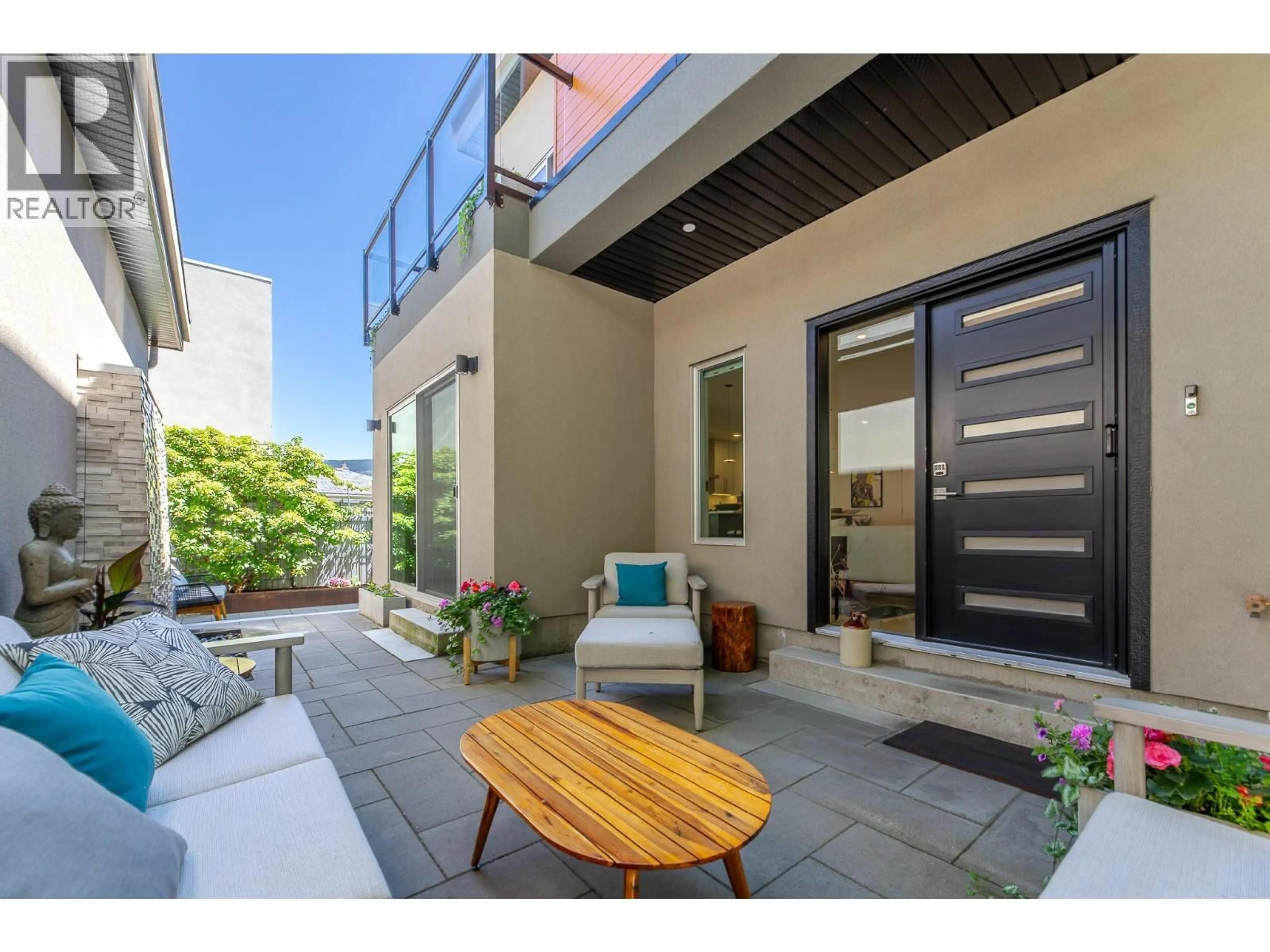 Patio, street for 102 - 589 CHURCHILL AVENUE, Penticton British Columbia V2A1E2