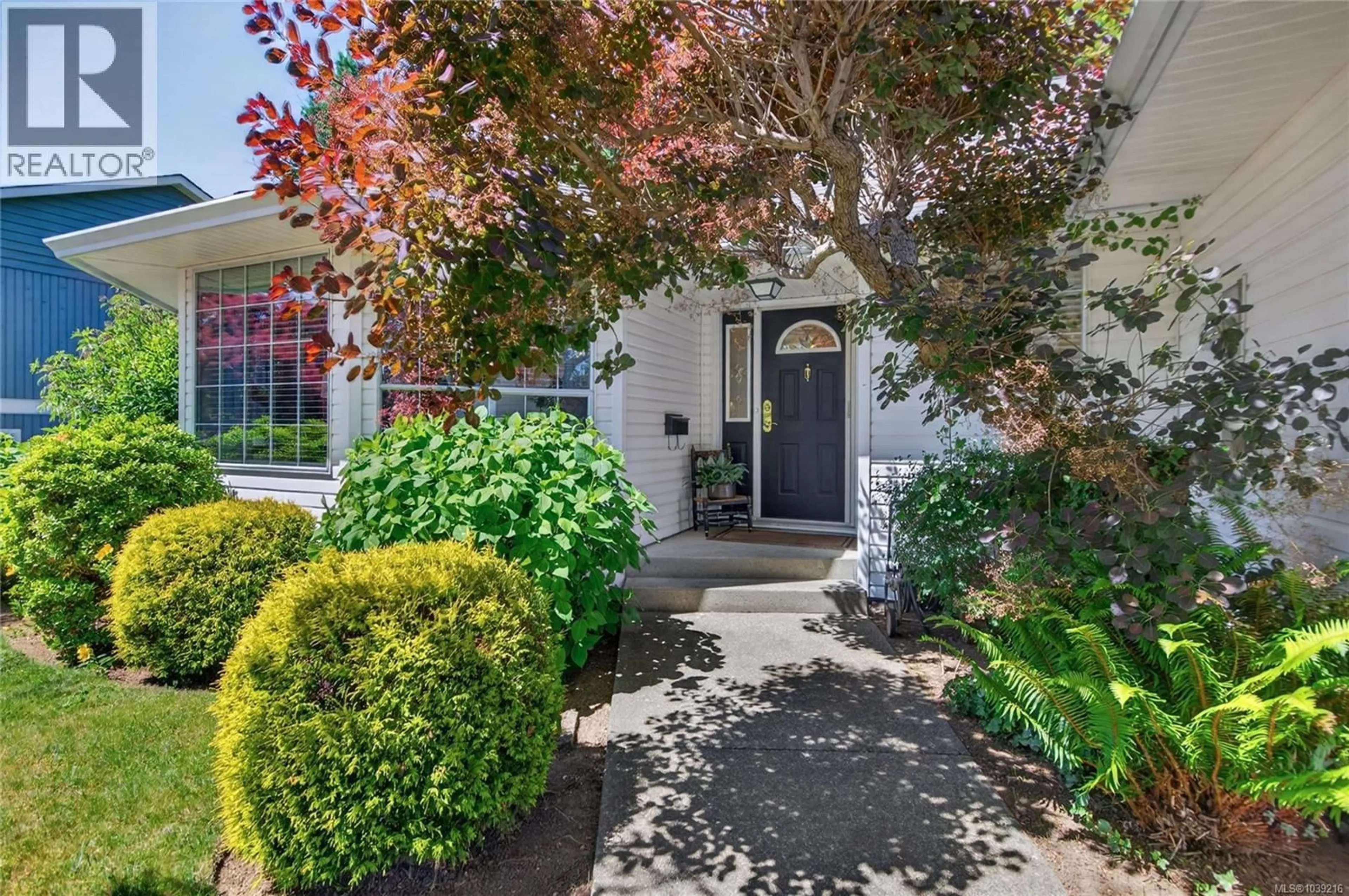 Indoor entryway for 2022 VALLEY VIEW DRIVE, Courtenay British Columbia V9N8M4