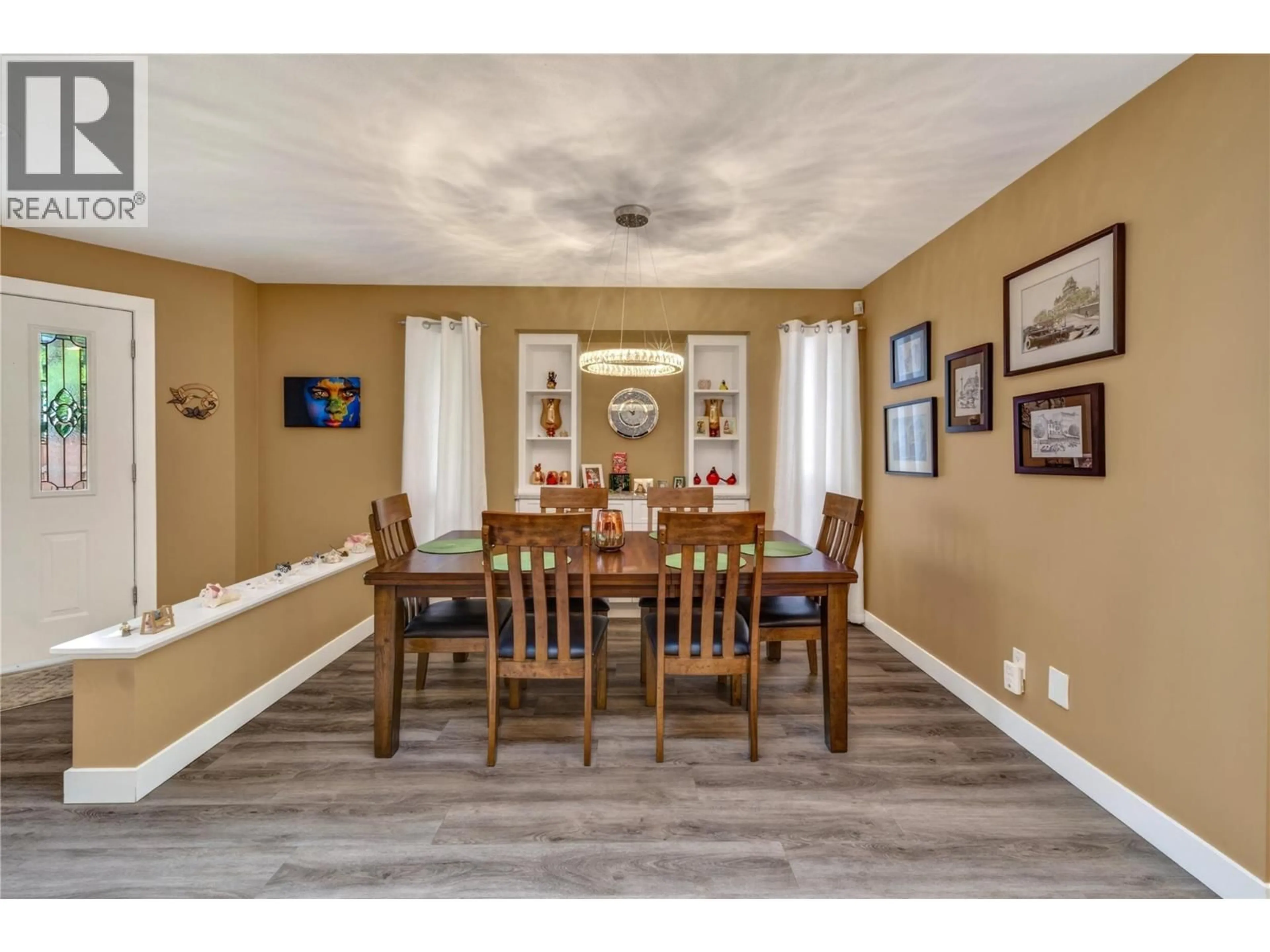 Dining room, wood/laminate floor for 102 - 649 LATIMER STREET, Penticton British Columbia V2A5R5