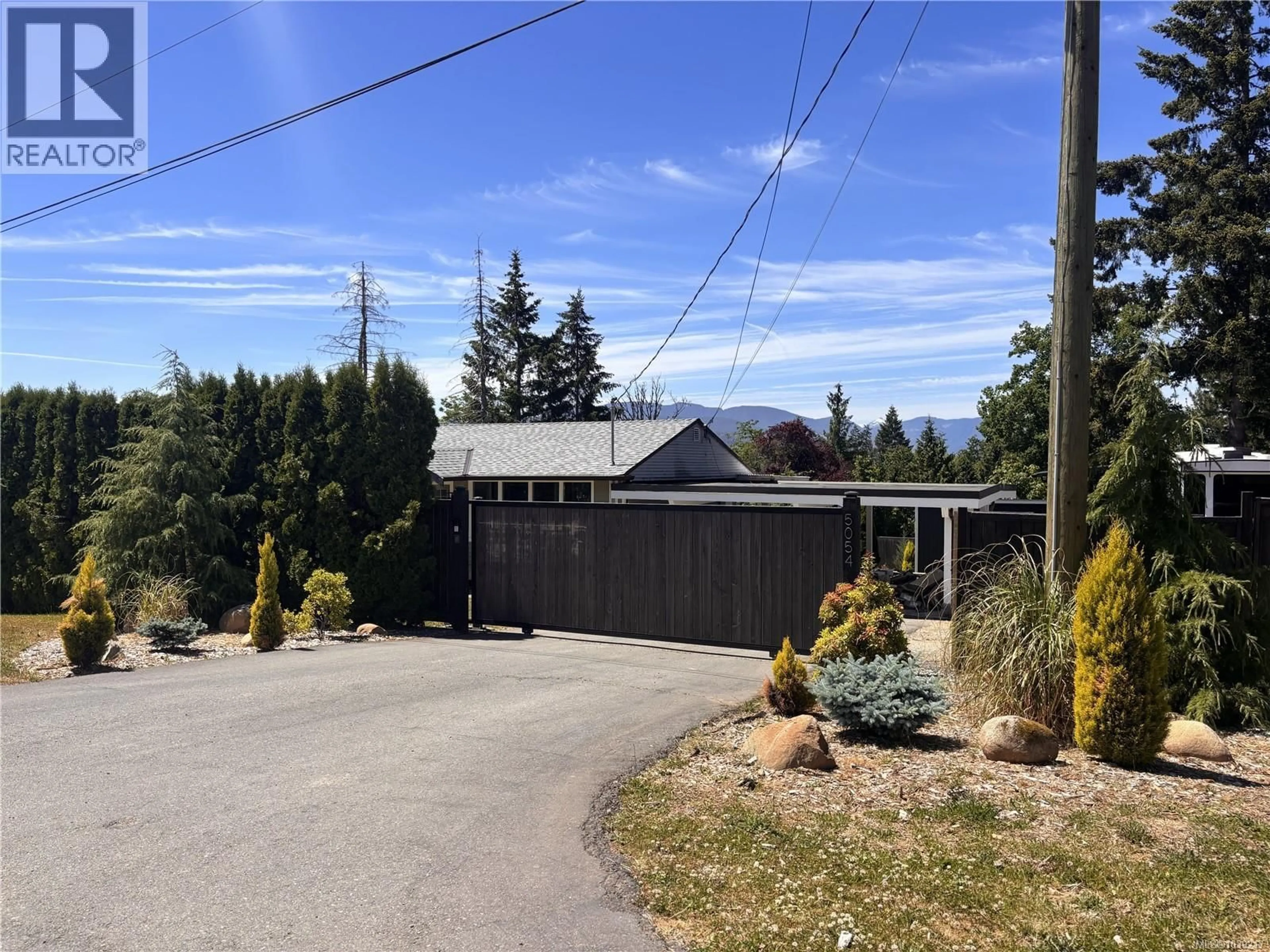 A pic from outside/outdoor area/front of a property/back of a property/a pic from drone, street for 5054 DUNDALK AVENUE NORTH, Port Alberni British Columbia V9Y8P8