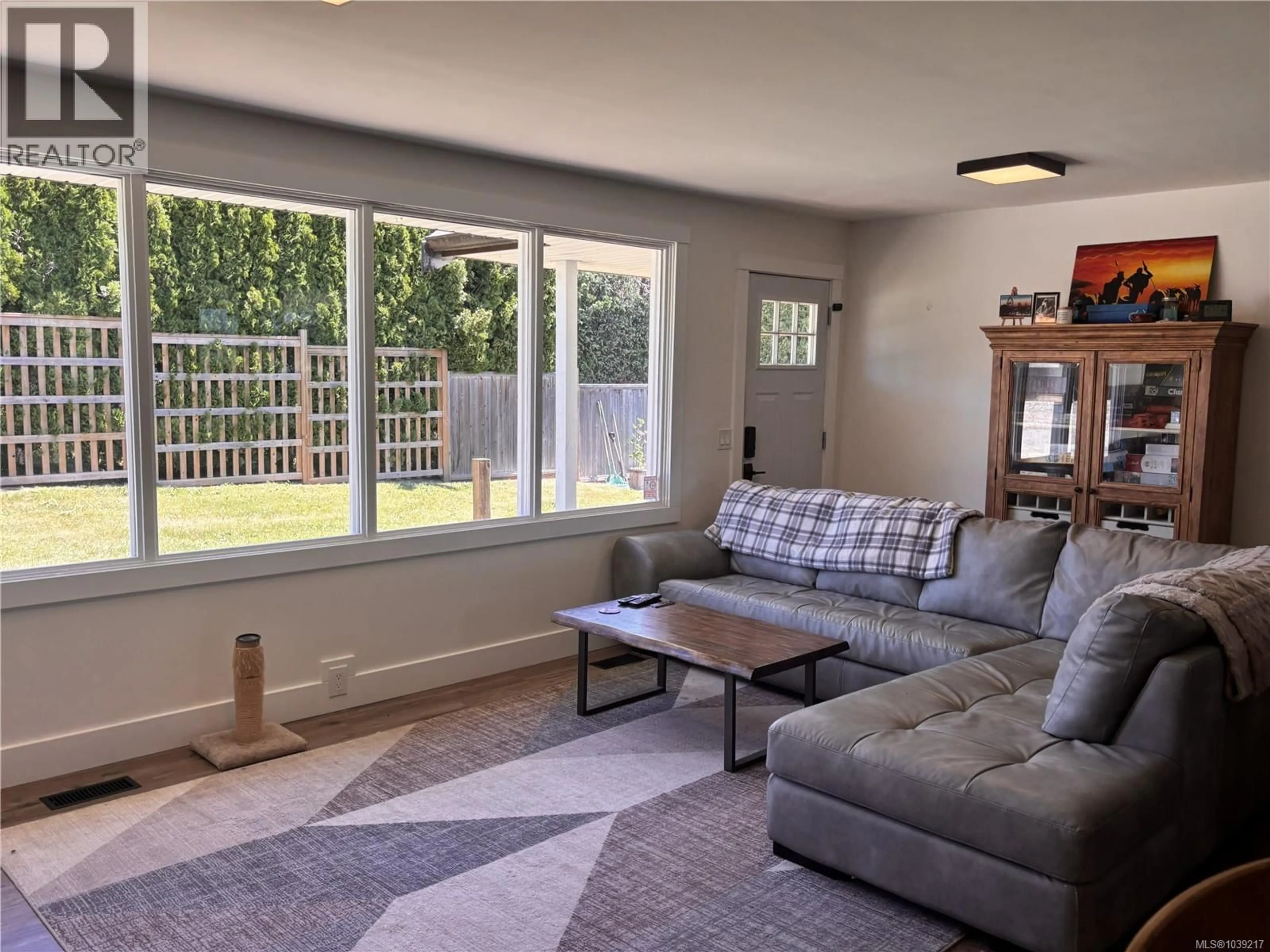 Living room with furniture, unknown for 5054 DUNDALK AVENUE NORTH, Port Alberni British Columbia V9Y8P8