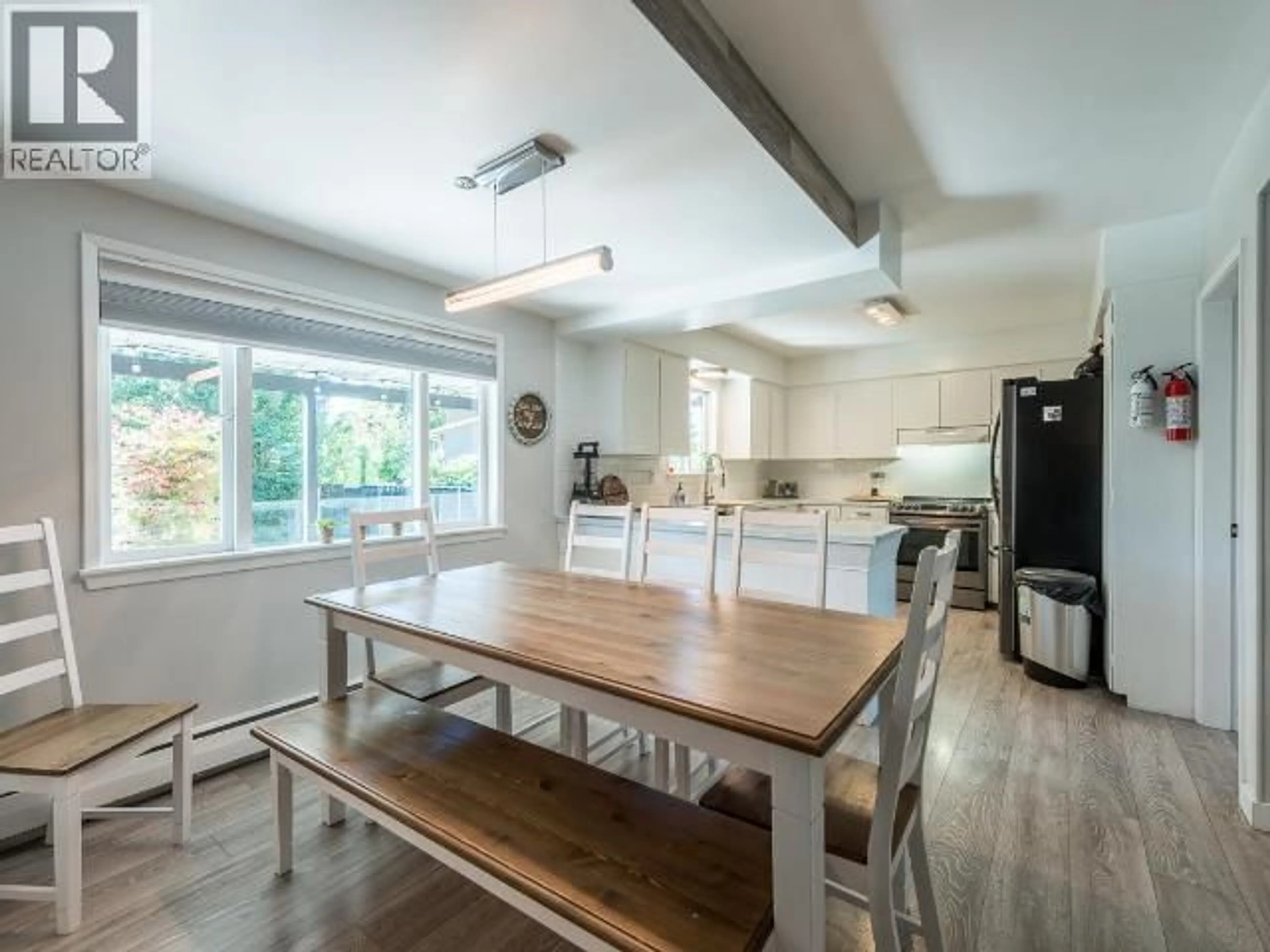 Open concept kitchen, unknown for 2591 FLEETWOOD AVENUE, Kamloops British Columbia V2B4T1