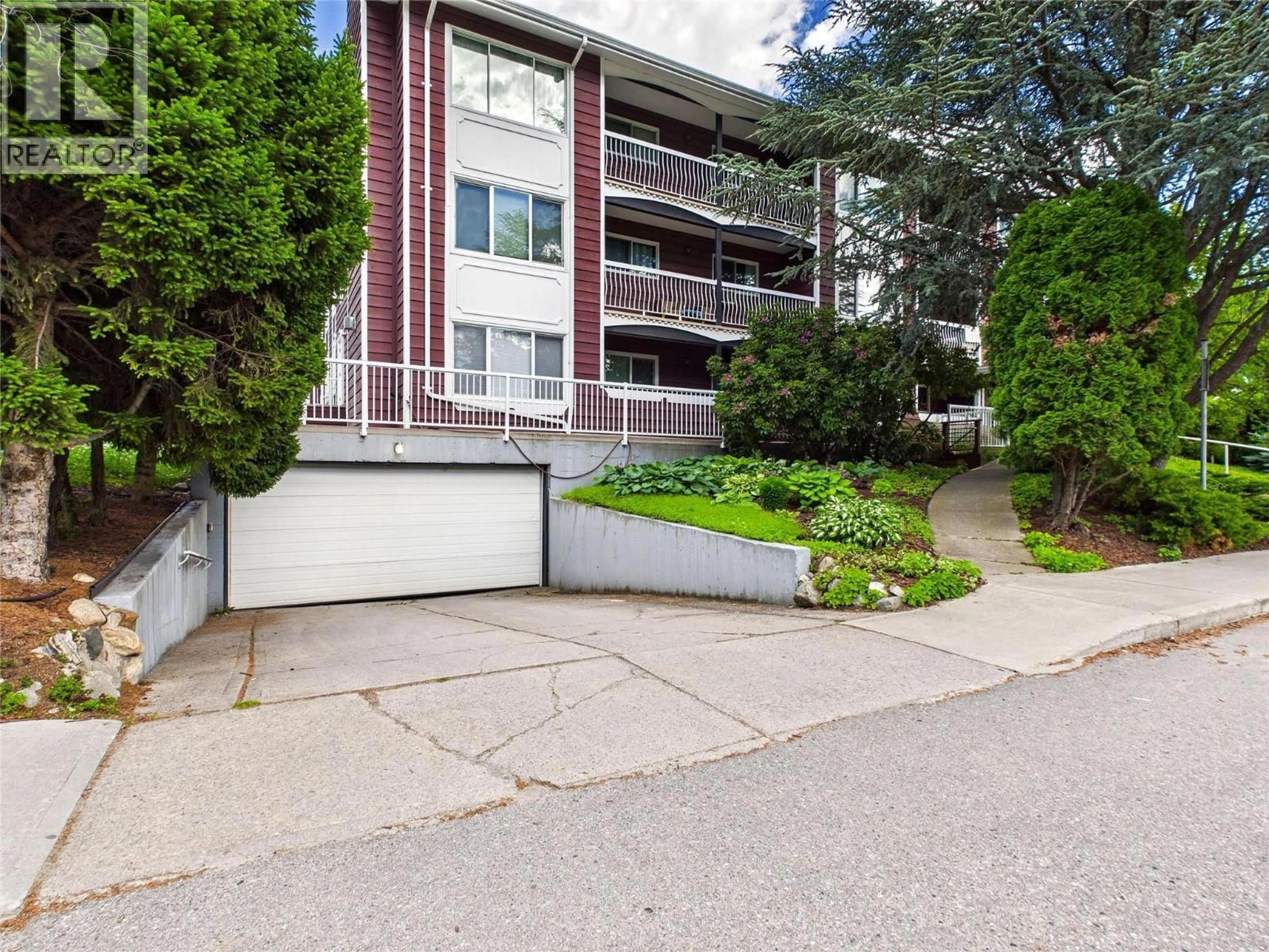 Patio, street for 304 - 620 SECOND STREET, Nelson British Columbia V1L2L8
