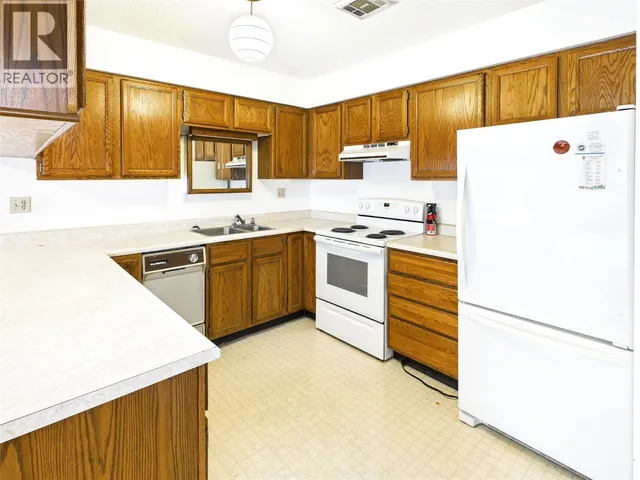 304 - 620 SECOND STREET, Nelson 4