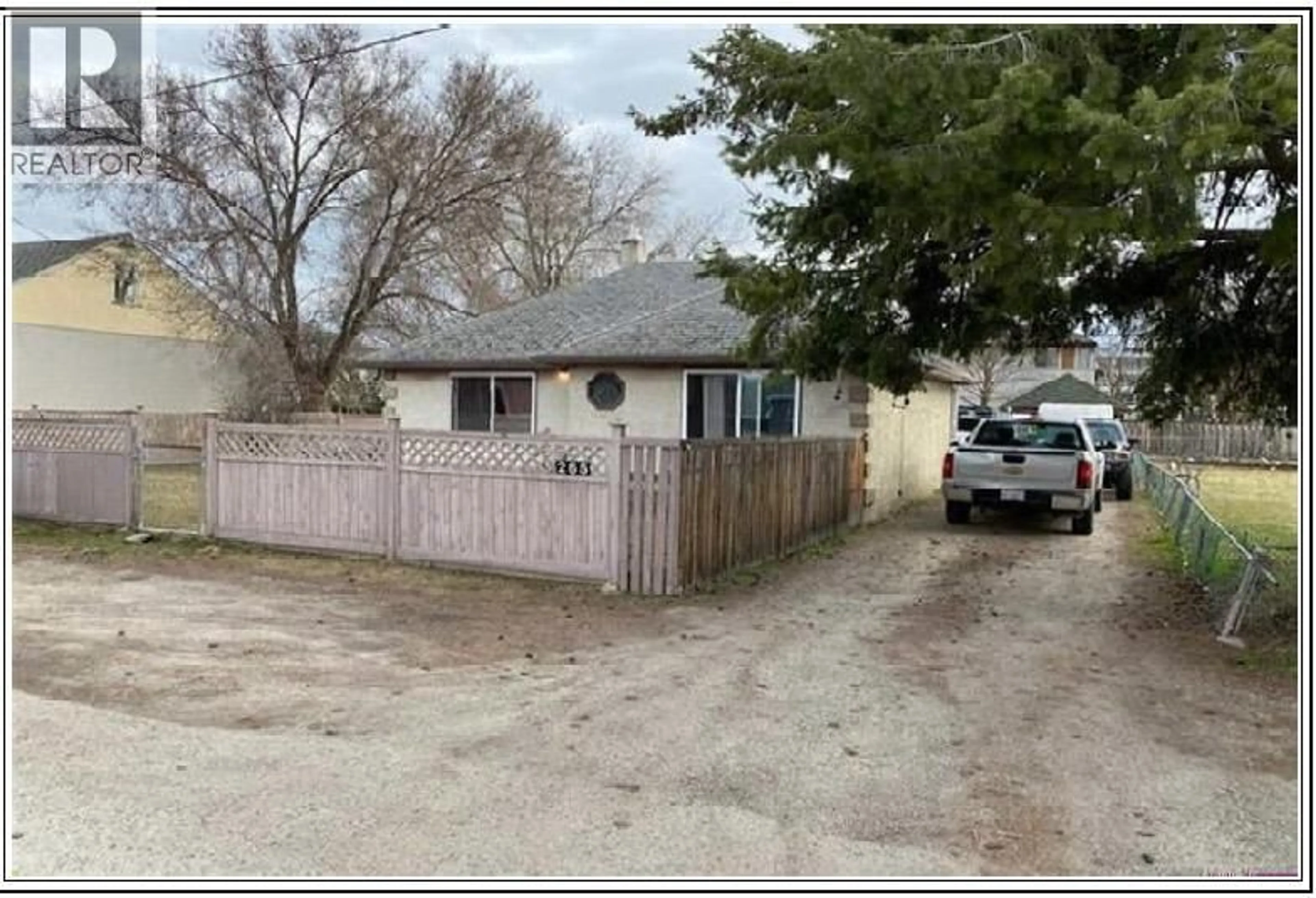 A pic from outside/outdoor area/front of a property/back of a property/a pic from drone, street for 265 PONTO ROAD, Kelowna British Columbia V1X2G2
