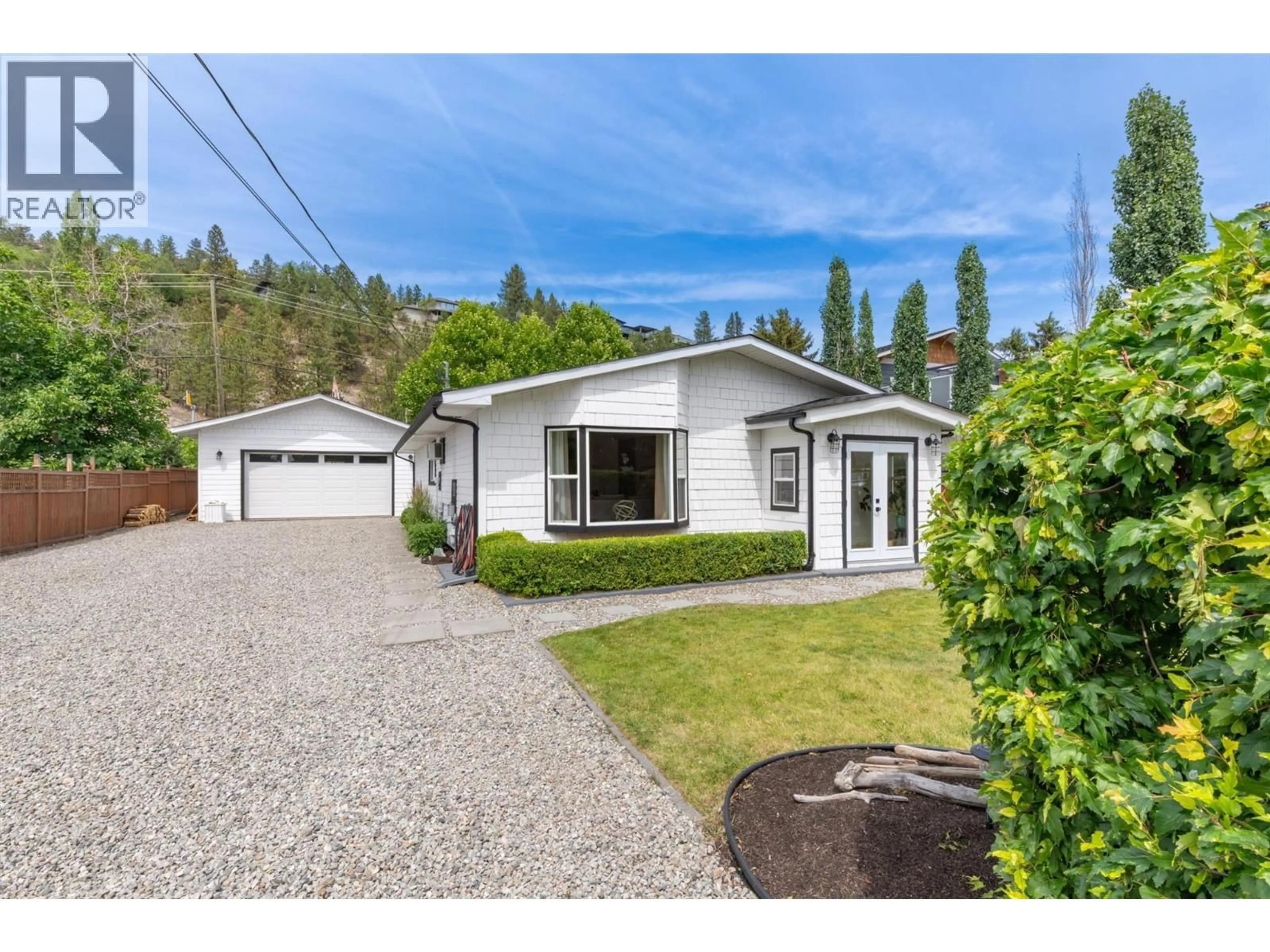 Home with vinyl exterior material, street for 4172 SAN CLEMENTE AVENUE, Peachland British Columbia V0H1X6