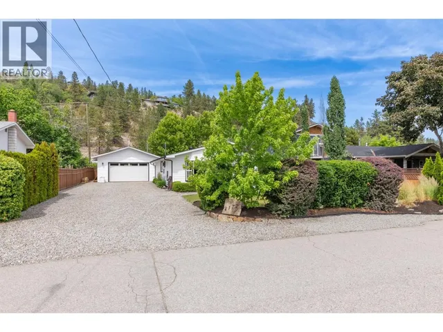 4172 SAN CLEMENTE AVENUE, Peachland 2