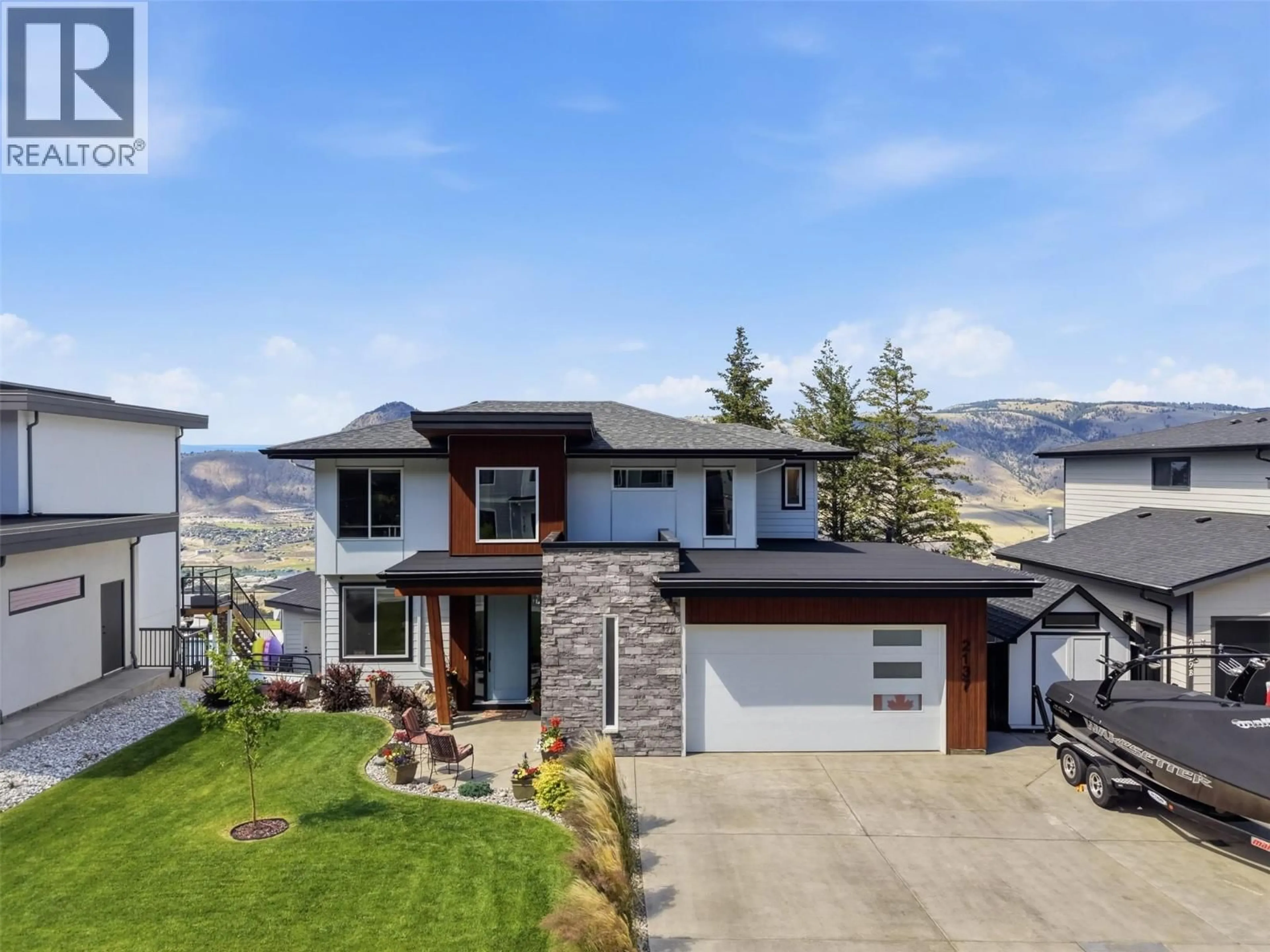 Home with vinyl exterior material, mountain view for 2137 LUPIN COURT, Kamloops British Columbia V2E0E2