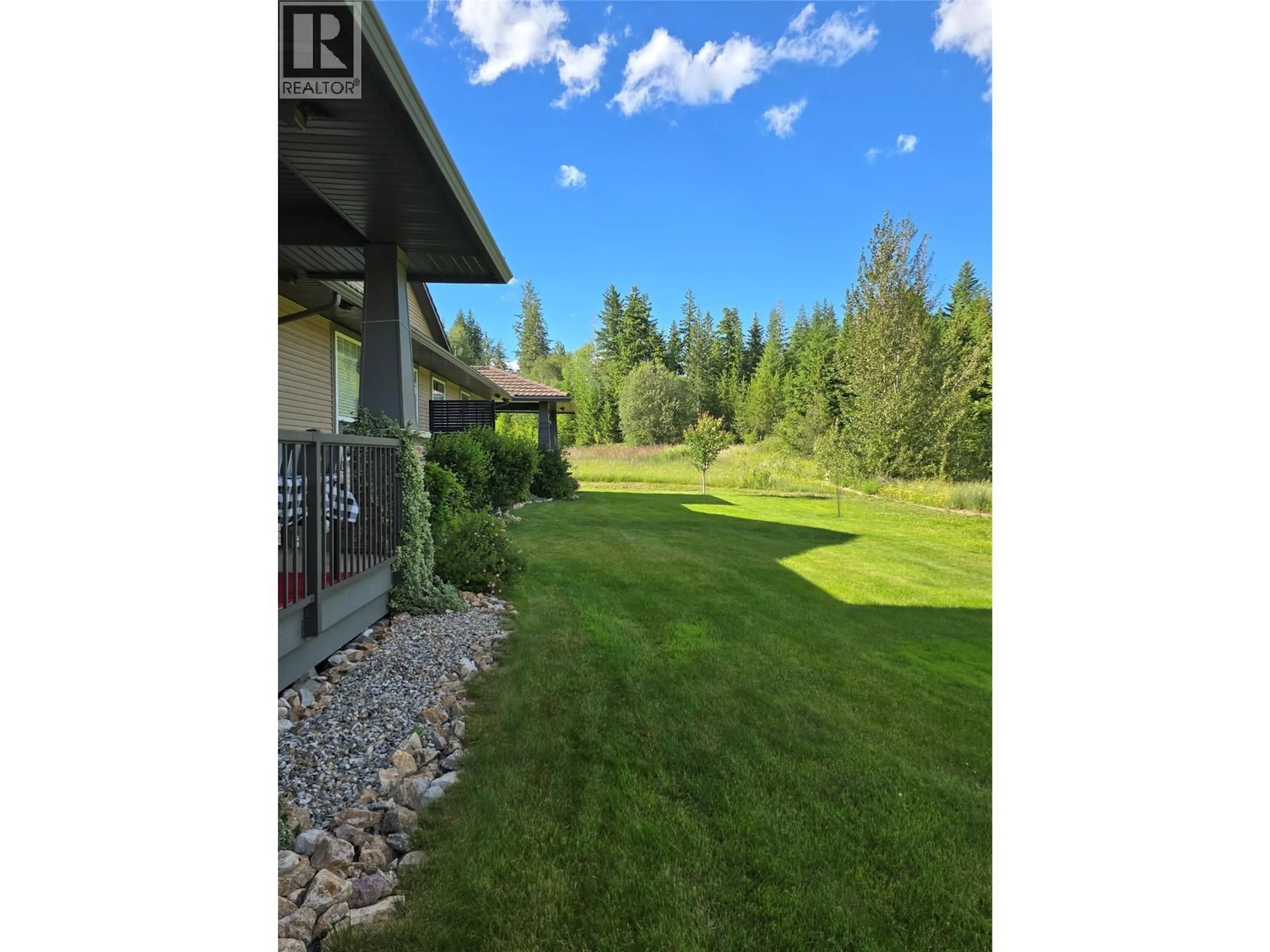 A pic from outside/outdoor area/front of a property/back of a property/a pic from drone, forest/trees view for 24 - 2693 GOLF COURSE DRIVE, Blind Bay British Columbia V0E1H1