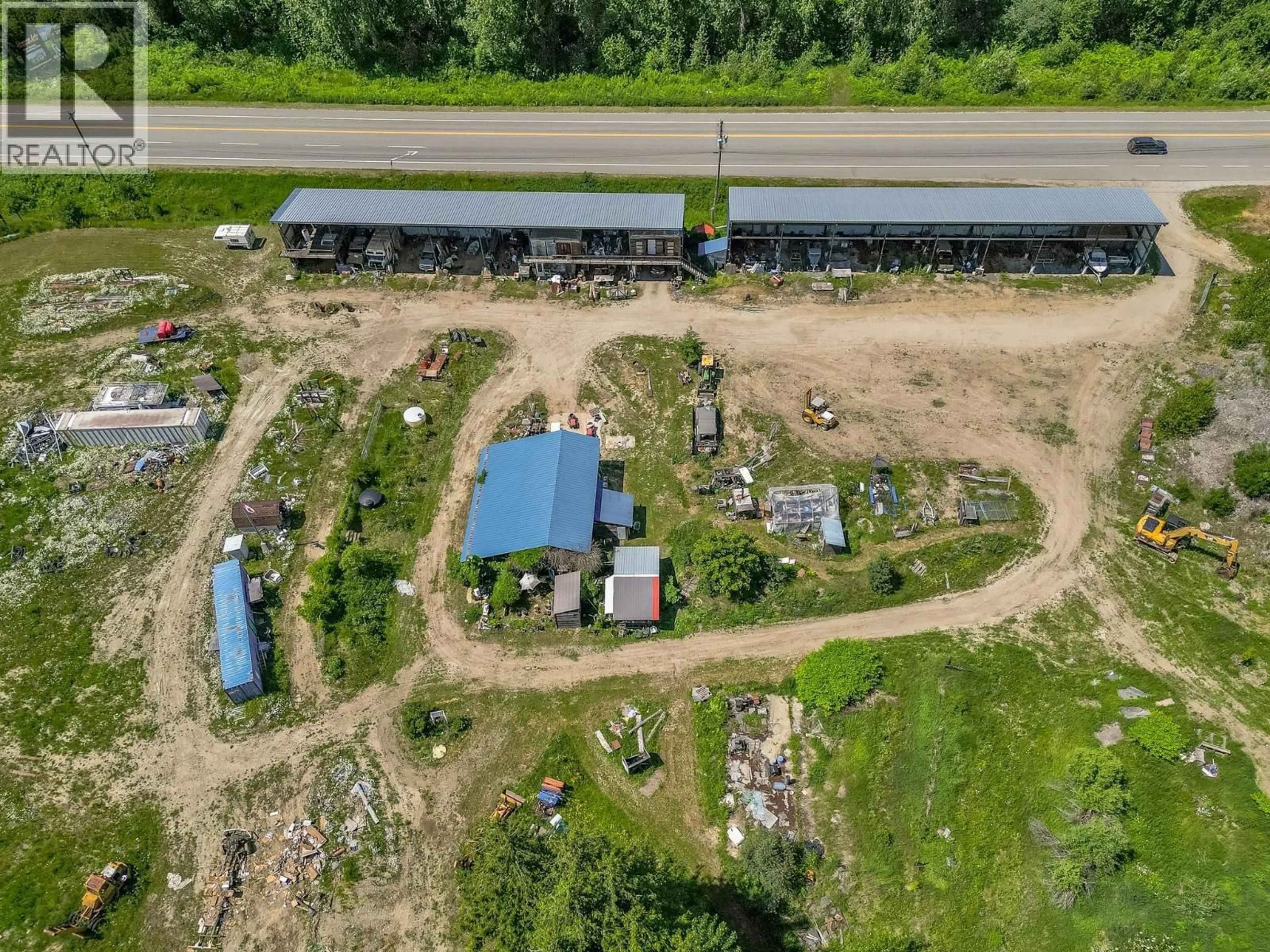 A pic from outside/outdoor area/front of a property/back of a property/a pic from drone, unknown for 1940 TRANS CAN HIGHWAY, Sicamous British Columbia V0E2V0