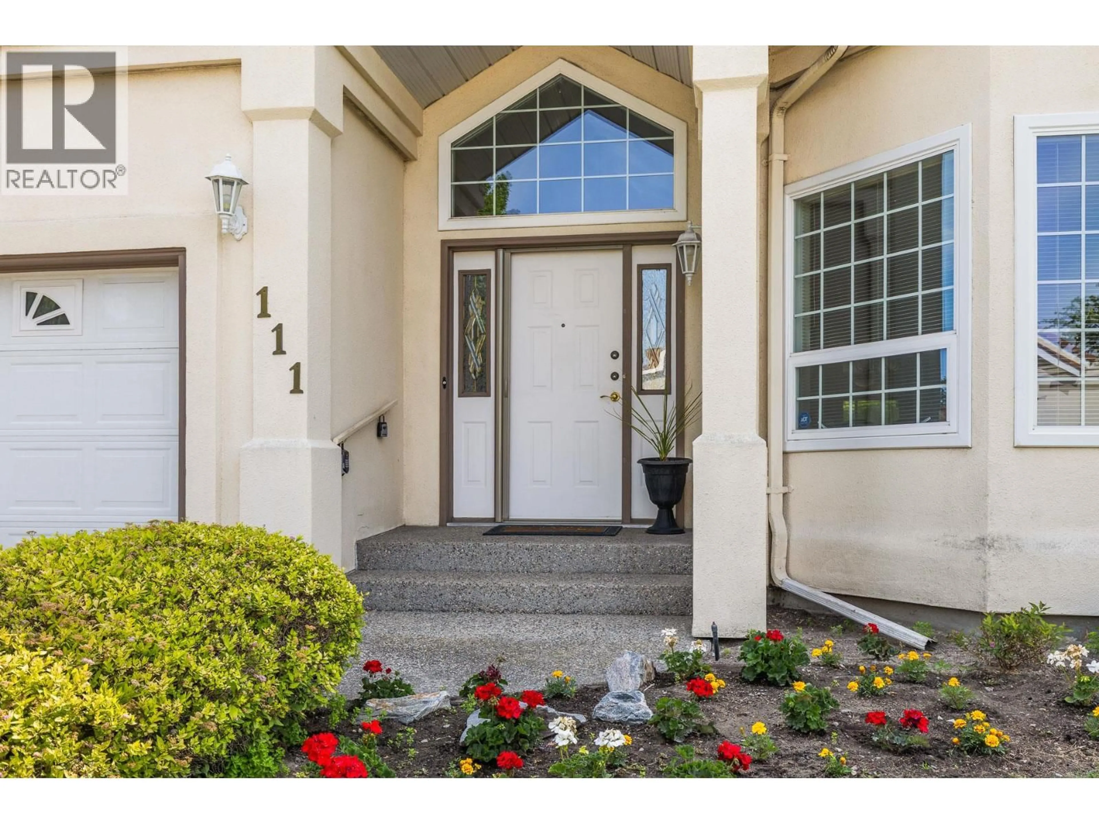 Indoor entryway for 111 - 650 LEXINGTON DRIVE, Kelowna British Columbia V1W3B6