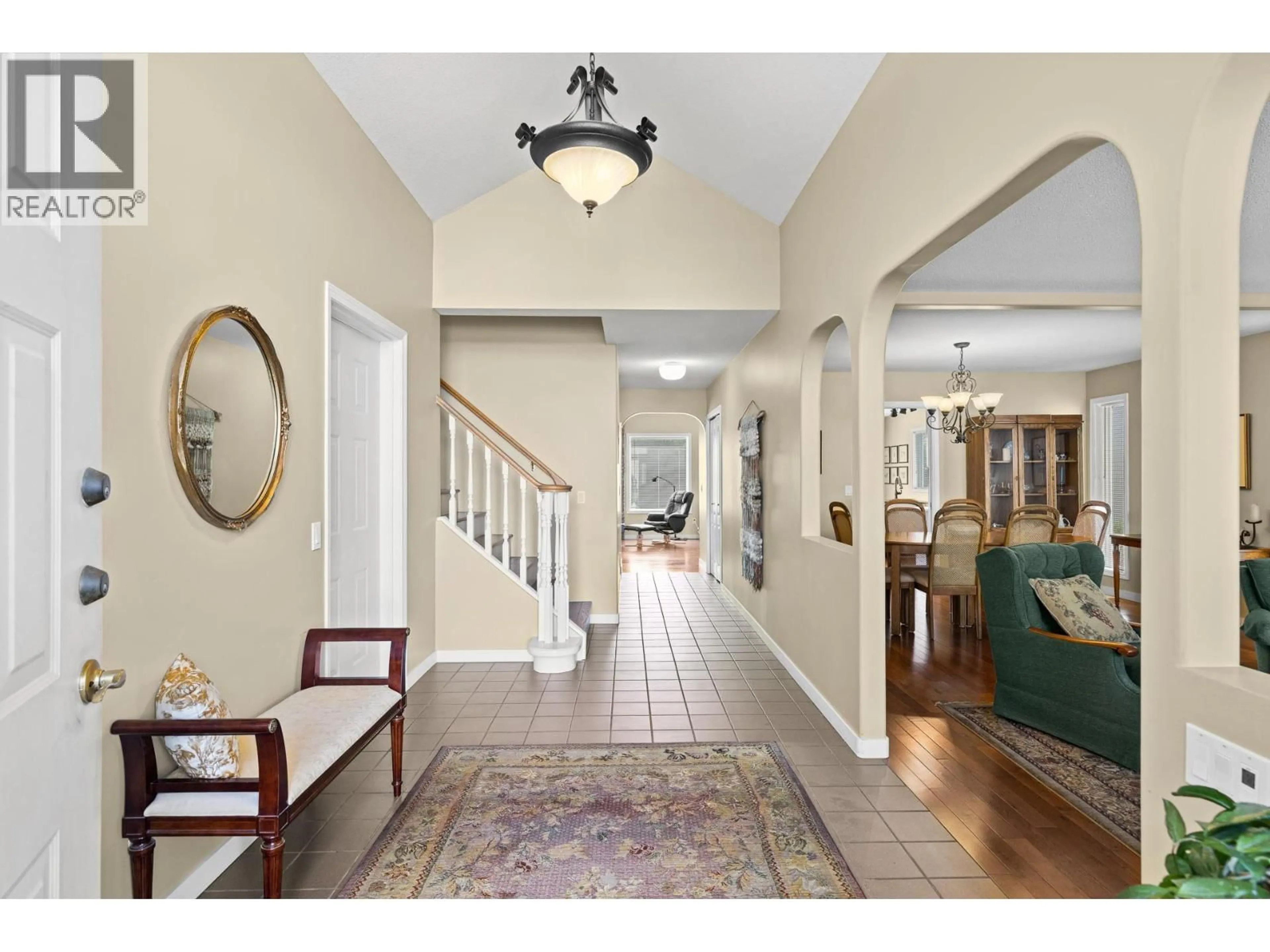 Indoor entryway for 111 - 650 LEXINGTON DRIVE, Kelowna British Columbia V1W3B6