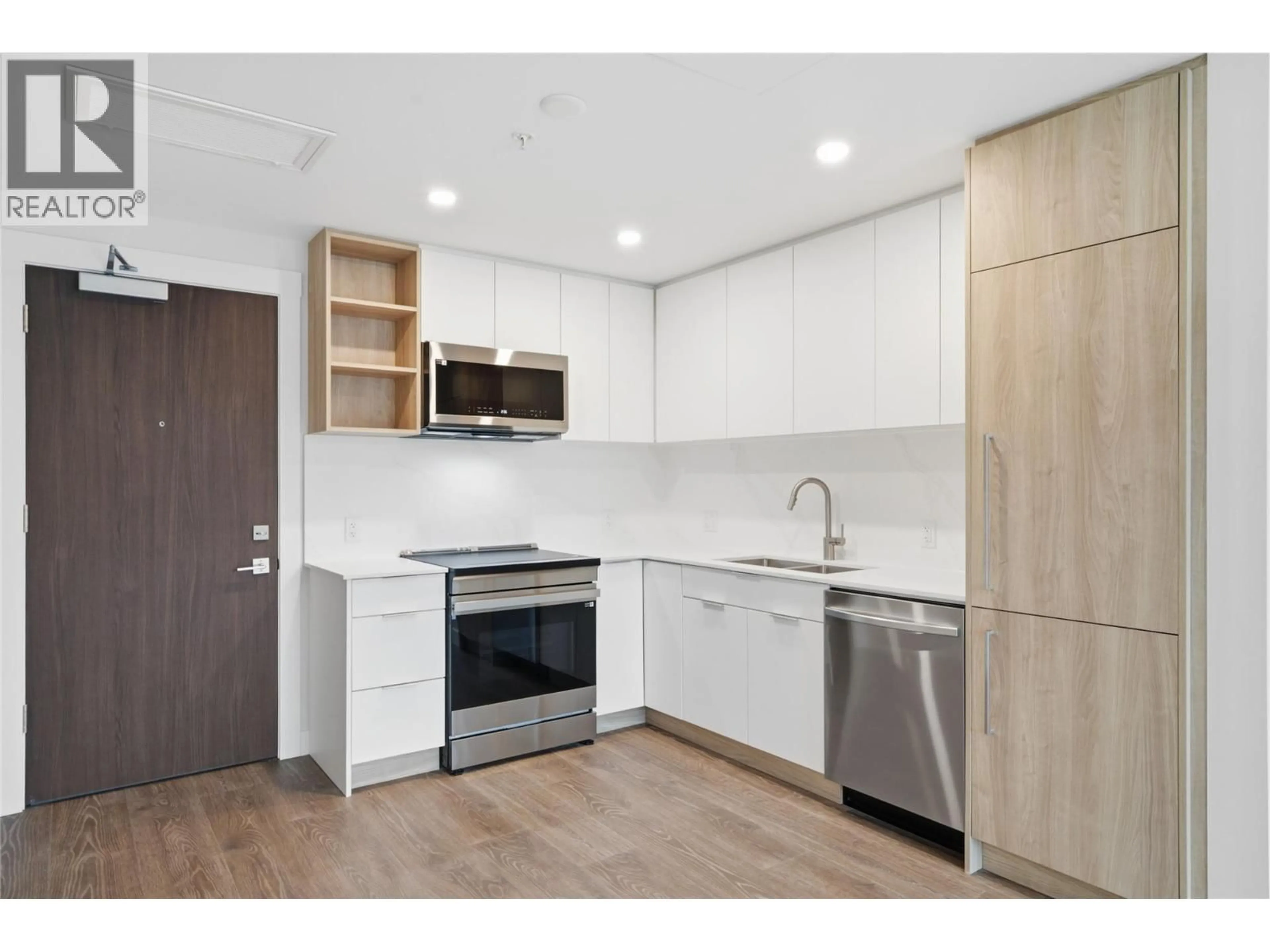 Standard kitchen, unknown for 805 - 460 NICOLA STREET, Kamloops British Columbia V2C0N2