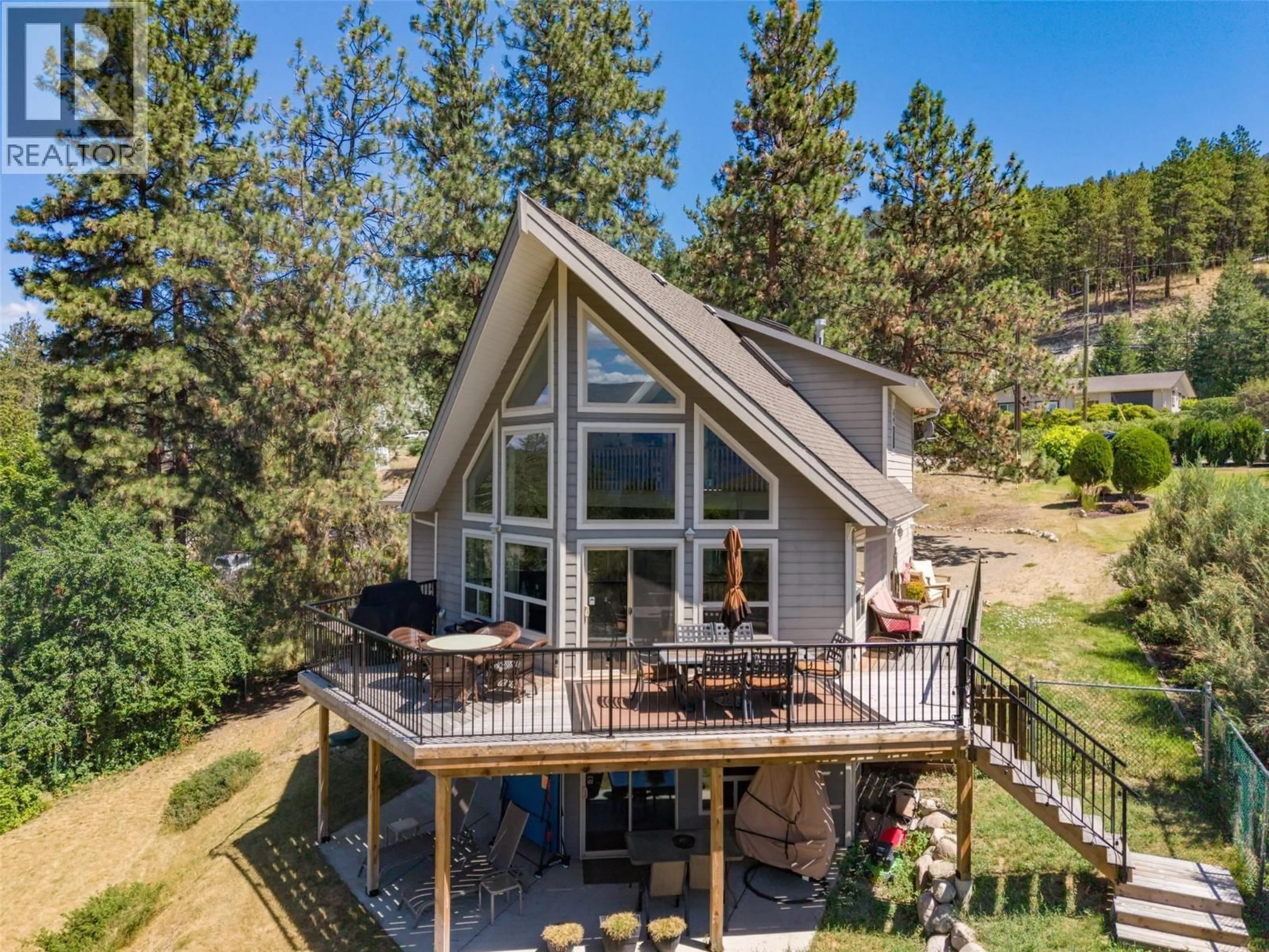 Home with vinyl exterior material, water/lake/river/ocean view for 16490 COMMONAGE ROAD, Lake Country British Columbia V4V1B3