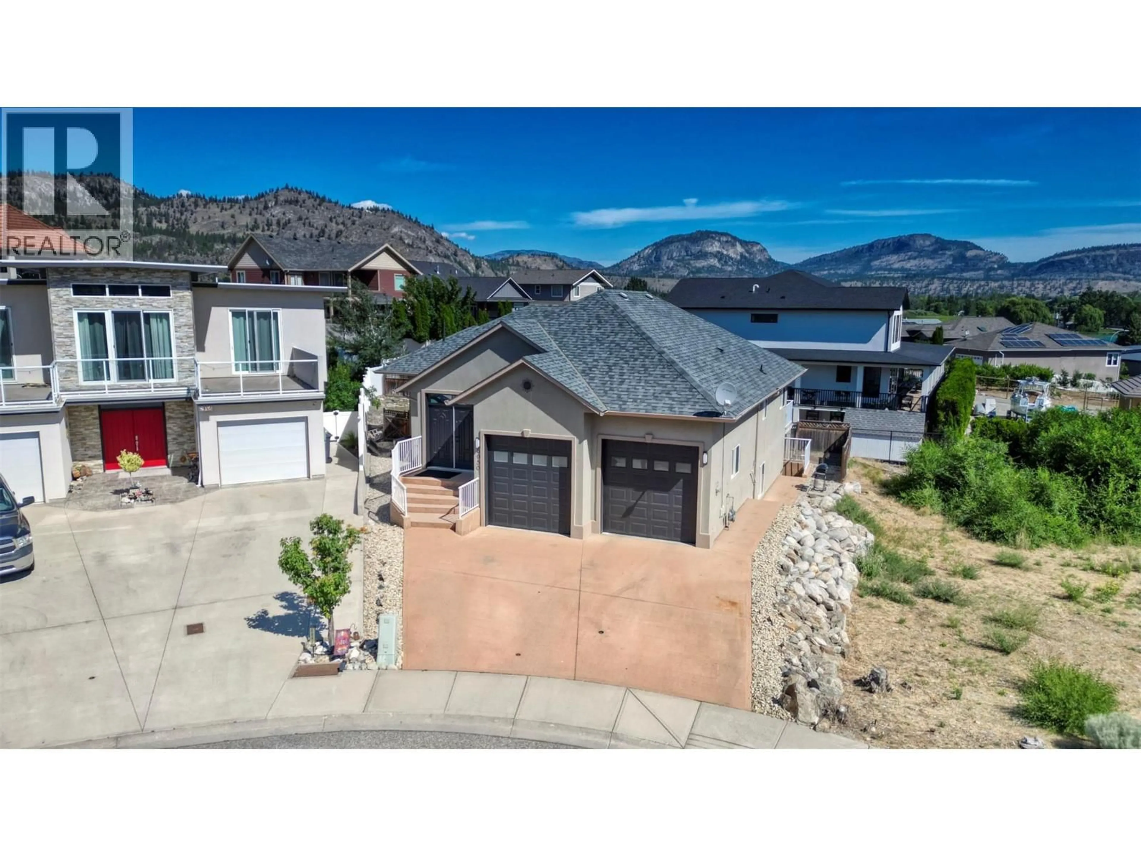 A pic from outside/outdoor area/front of a property/back of a property/a pic from drone, unknown for 6950 CABERNET PLACE, Oliver British Columbia V0H1T4