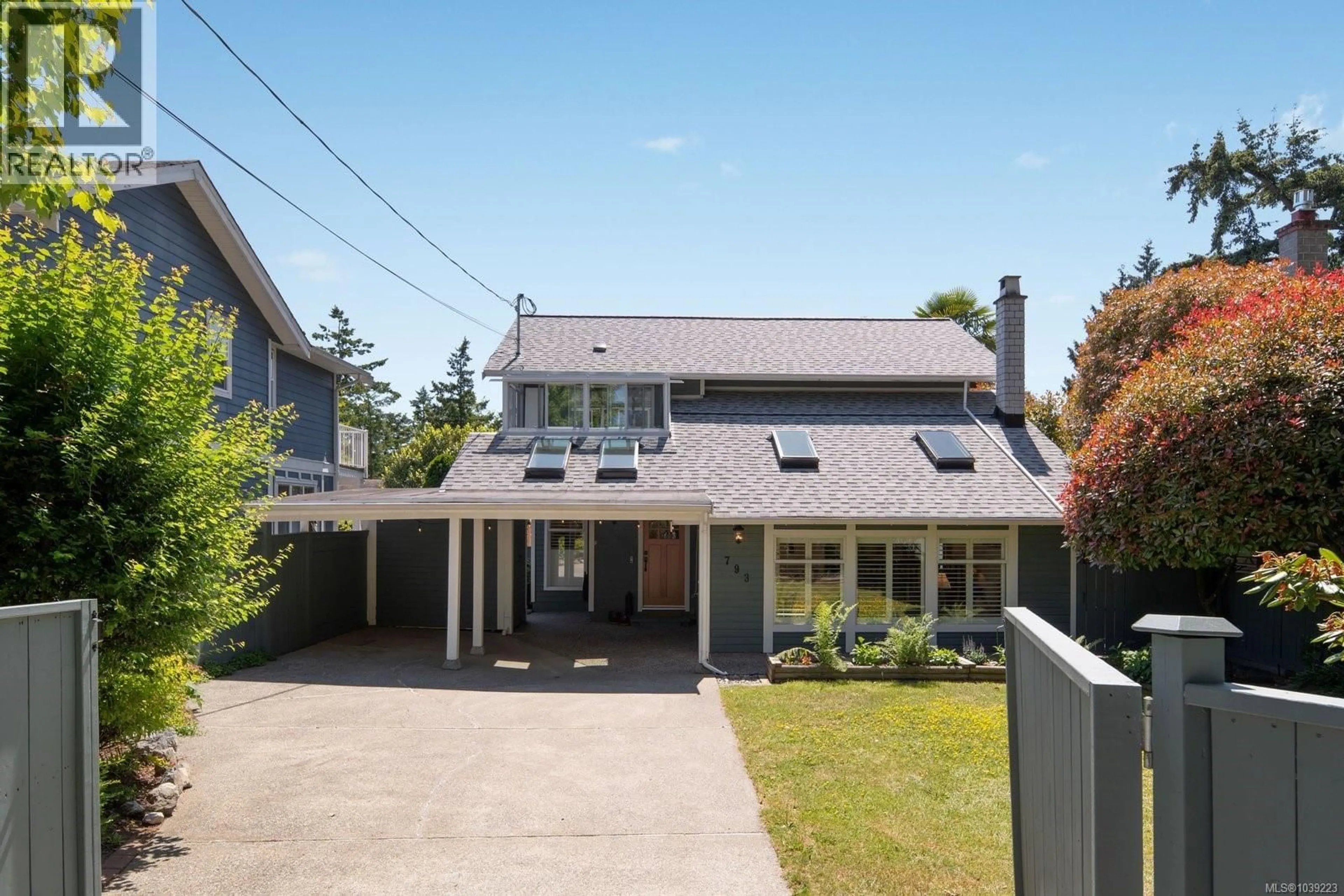 A pic from outside/outdoor area/front of a property/back of a property/a pic from drone, street for 793 STELLY'S CROSS ROAD, Central Saanich British Columbia V8M1C6