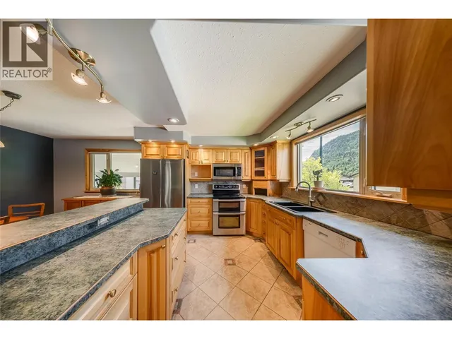 3651 CARNATION DRIVE, Trail 5