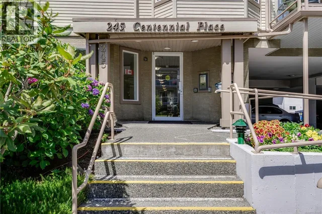 207 - 245 FIRST STREET, Duncan 3