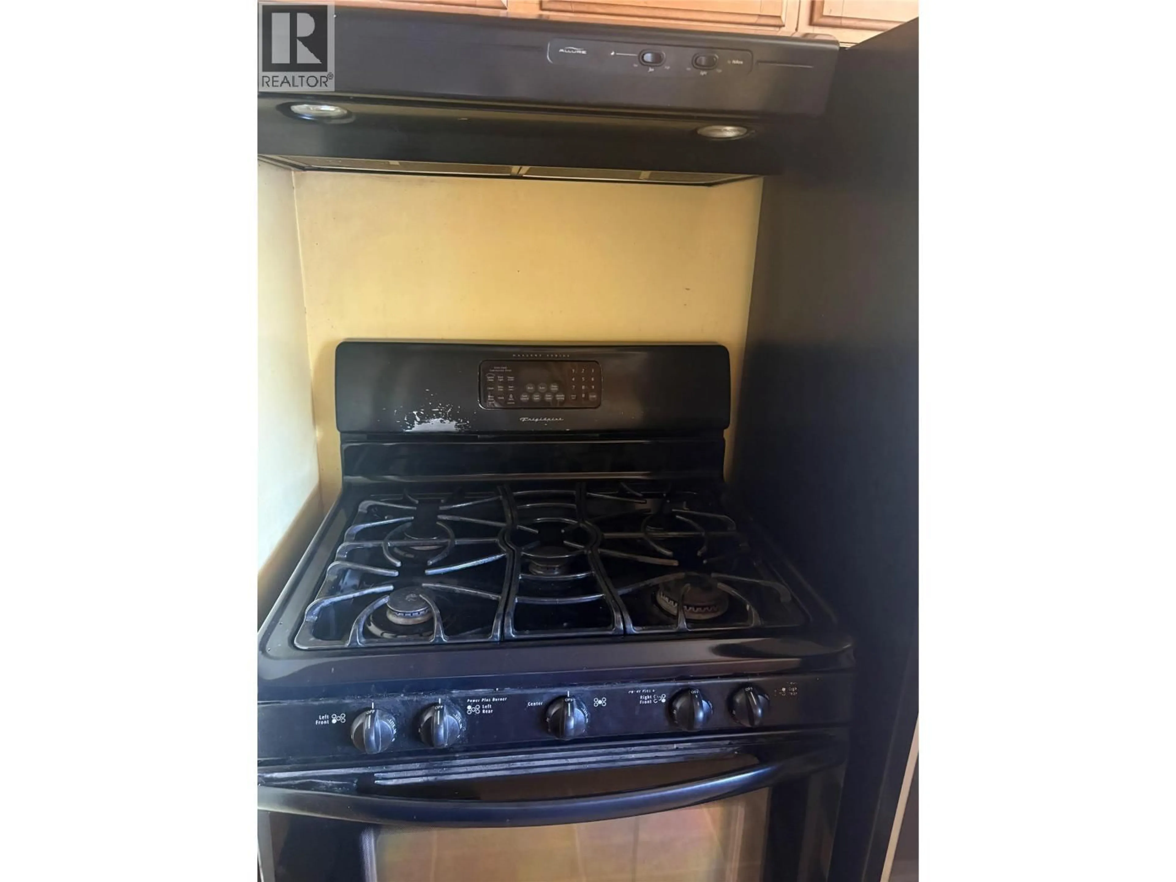 Standard kitchen, unknown for 2020 PAUL LAKE ROAD, Kamloops British Columbia V2H1N8