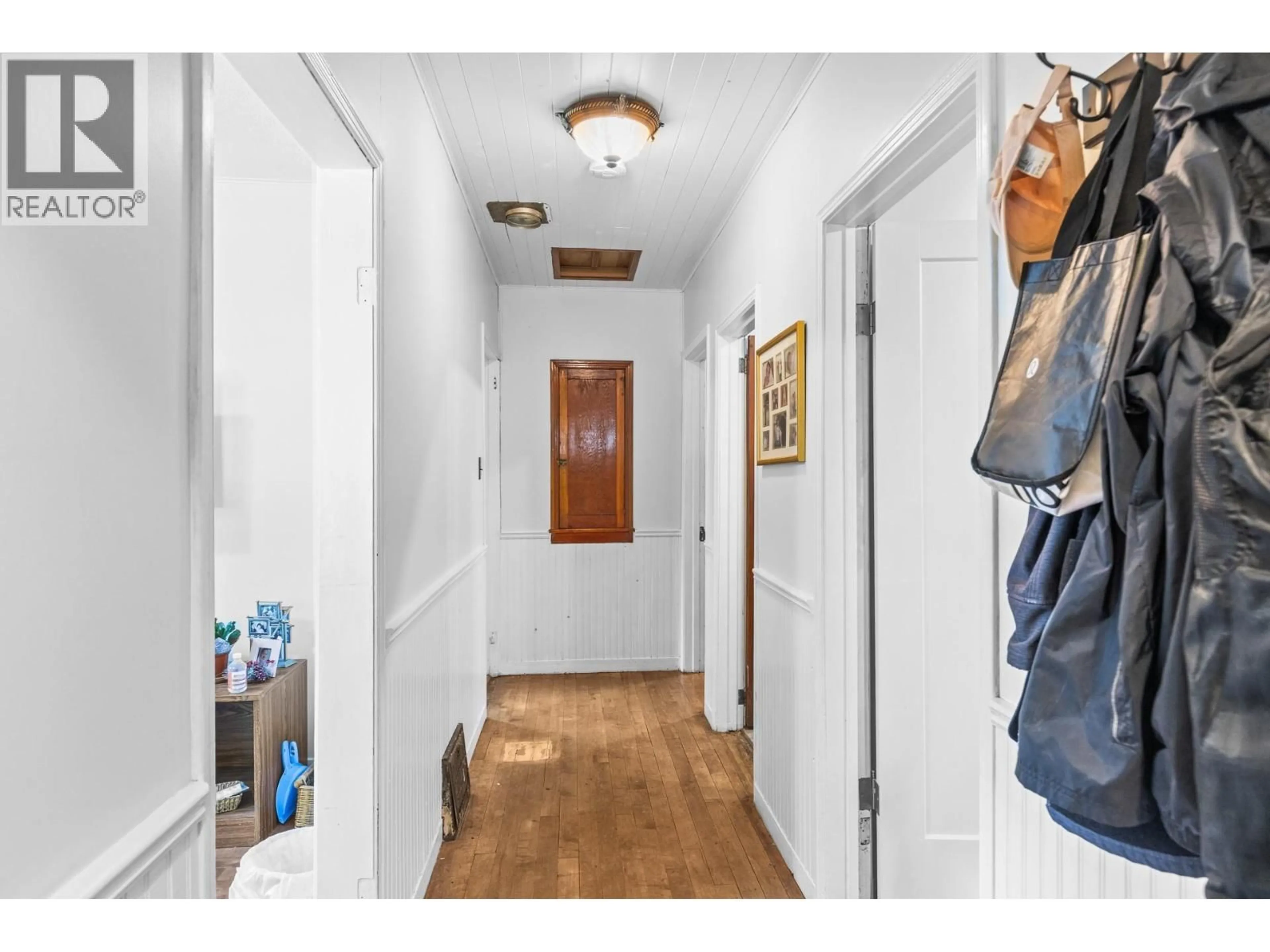 Indoor entryway for 4204 29TH STREET, Vernon British Columbia V1T5B5