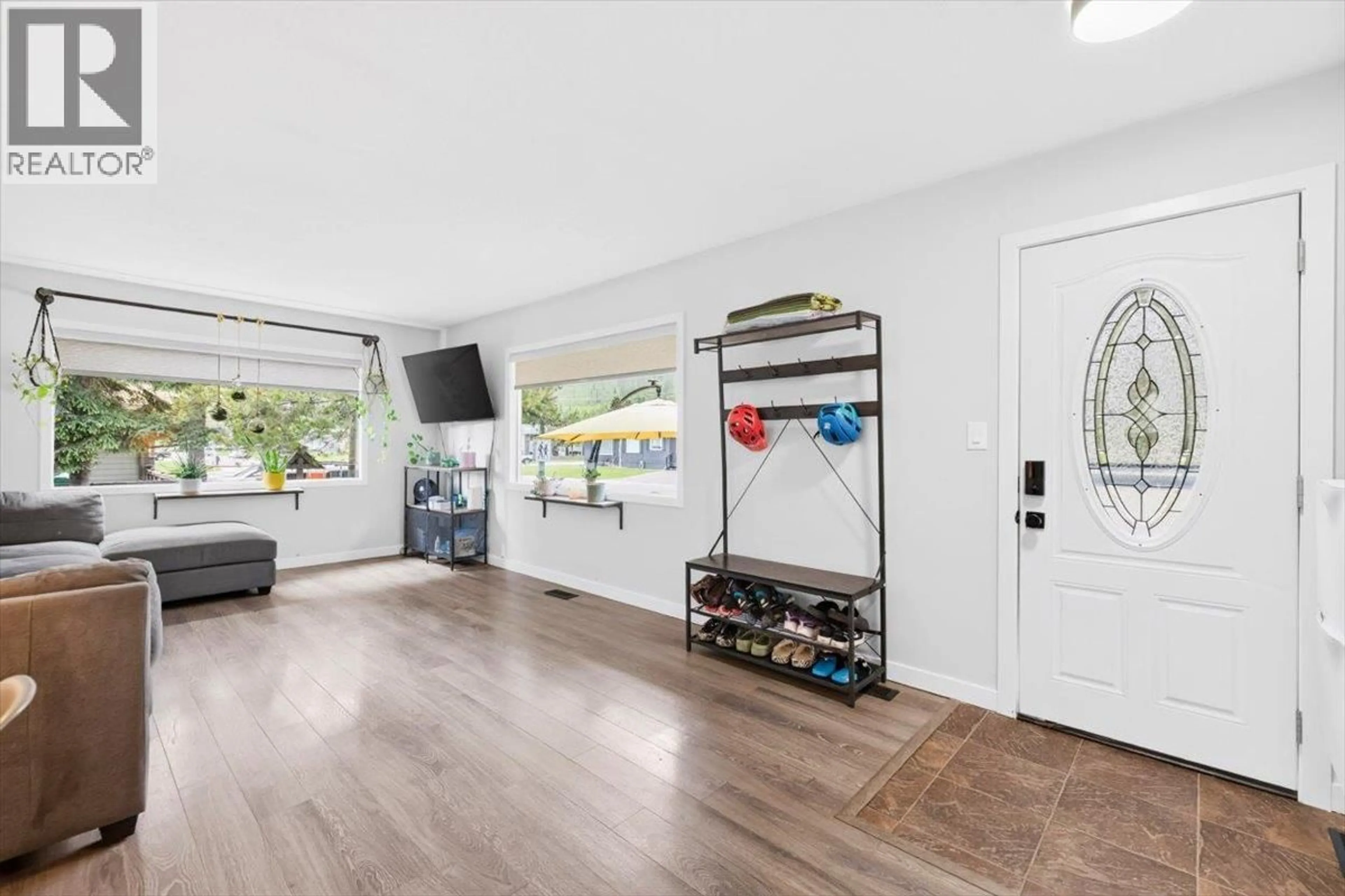 Indoor entryway for 316 ALPINE PLACE, Sparwood British Columbia V0B2G0