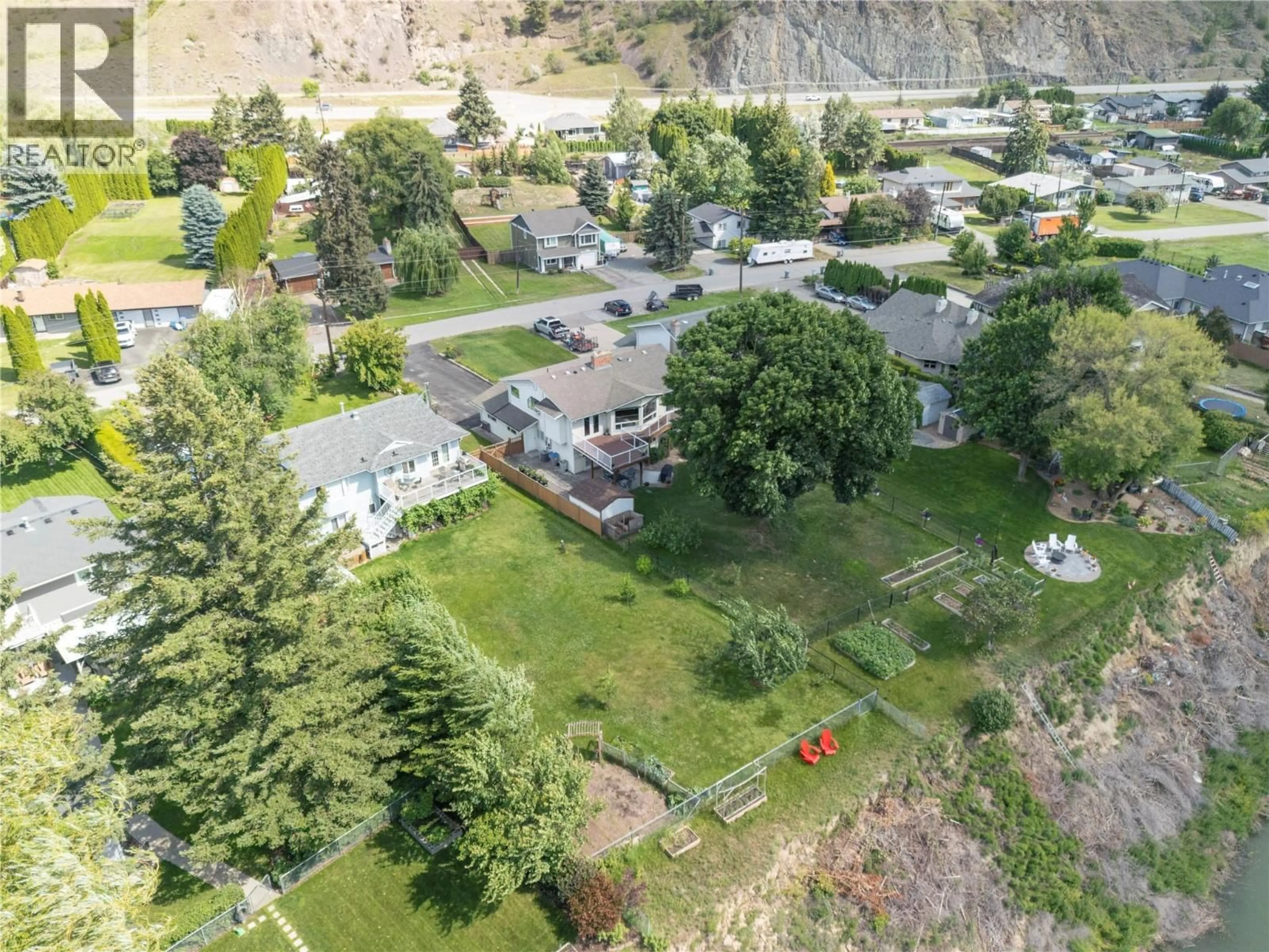 A pic from outside/outdoor area/front of a property/back of a property/a pic from drone, mountain view for 4061 DAVIE ROAD, Kamloops British Columbia V2H1K8