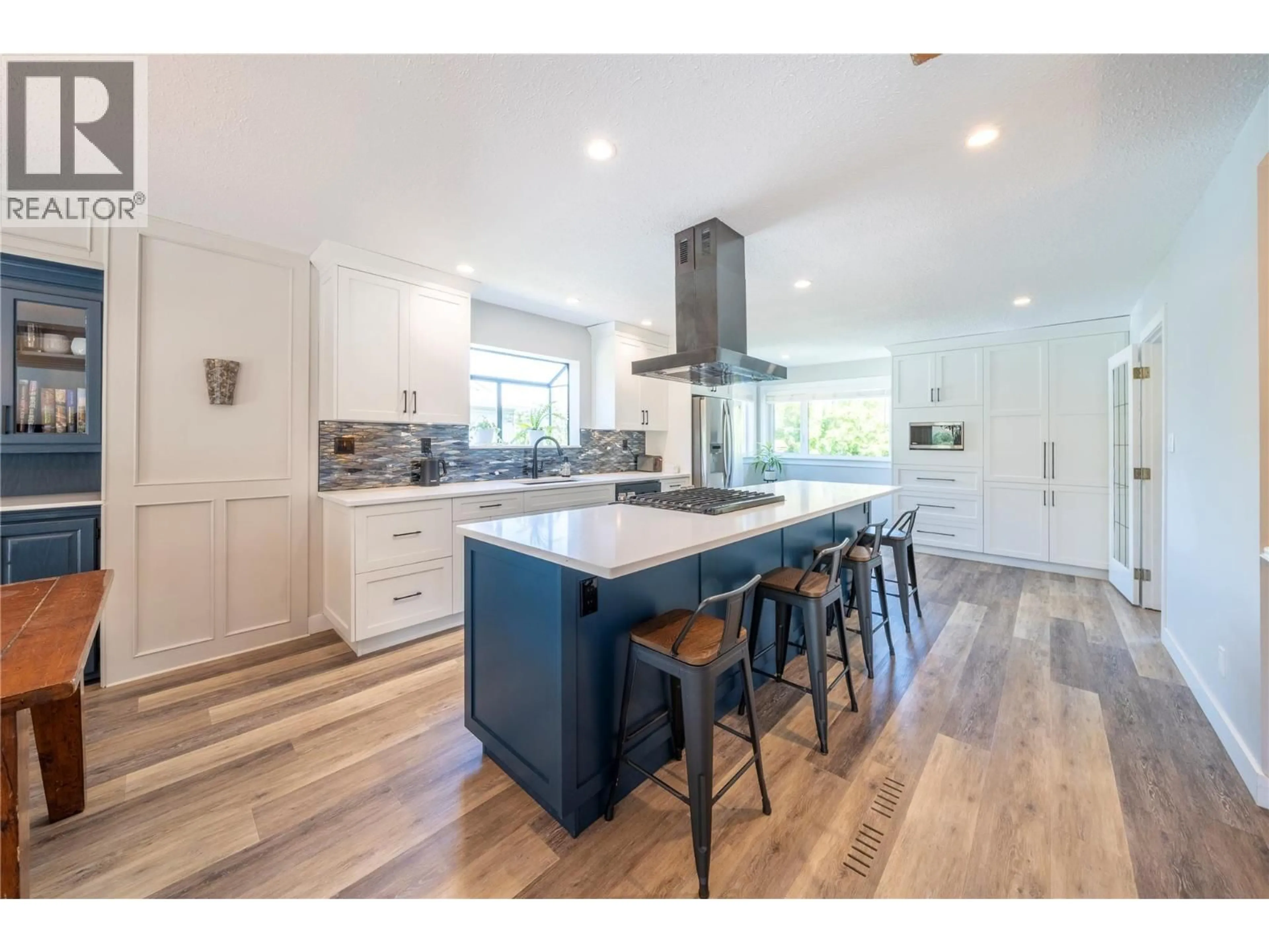 Open concept kitchen, wood/laminate floor for 4061 DAVIE ROAD, Kamloops British Columbia V2H1K8