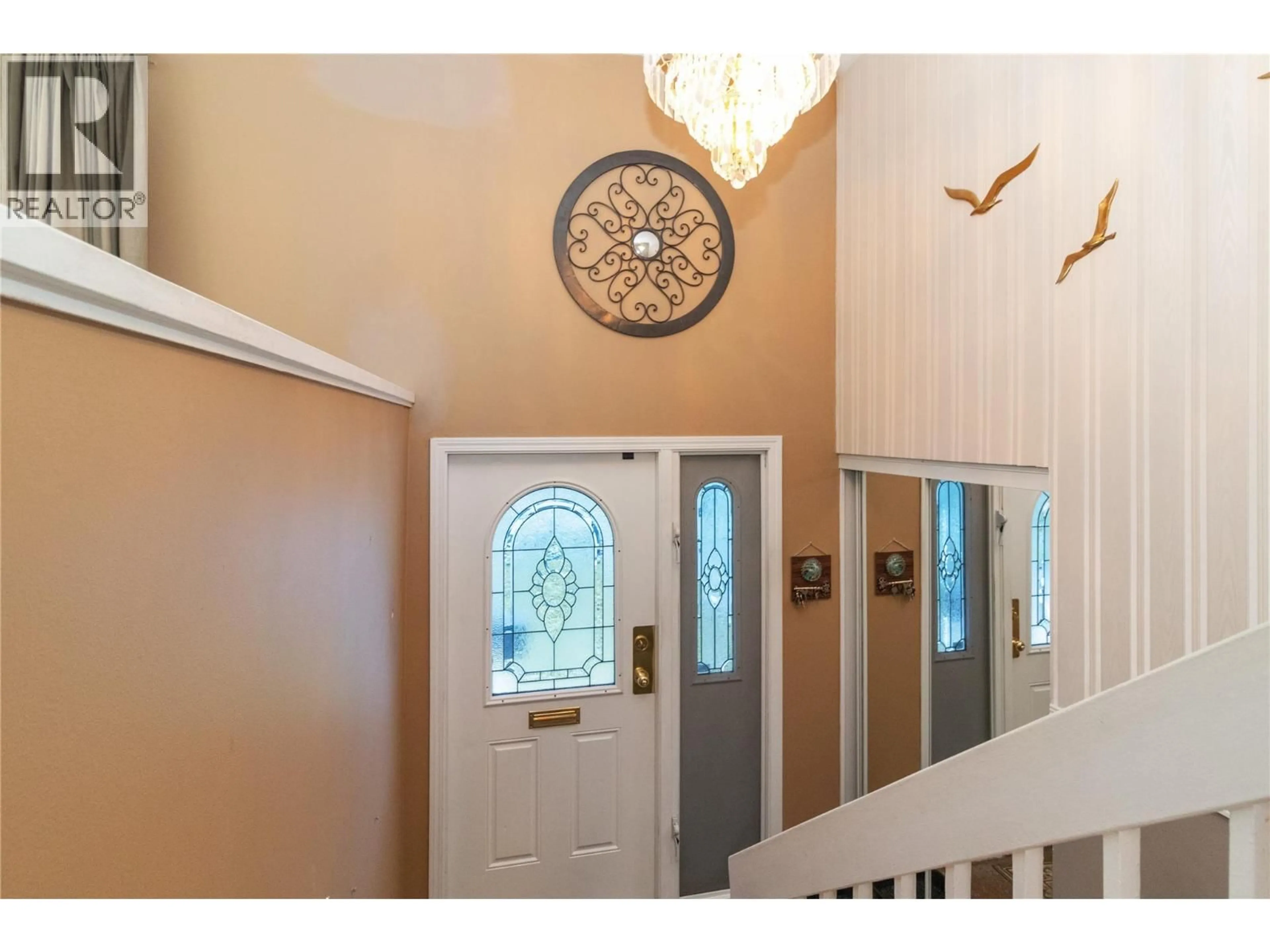 Indoor entryway for 750 FALKIRK ROAD, Kelowna British Columbia V1X1R1