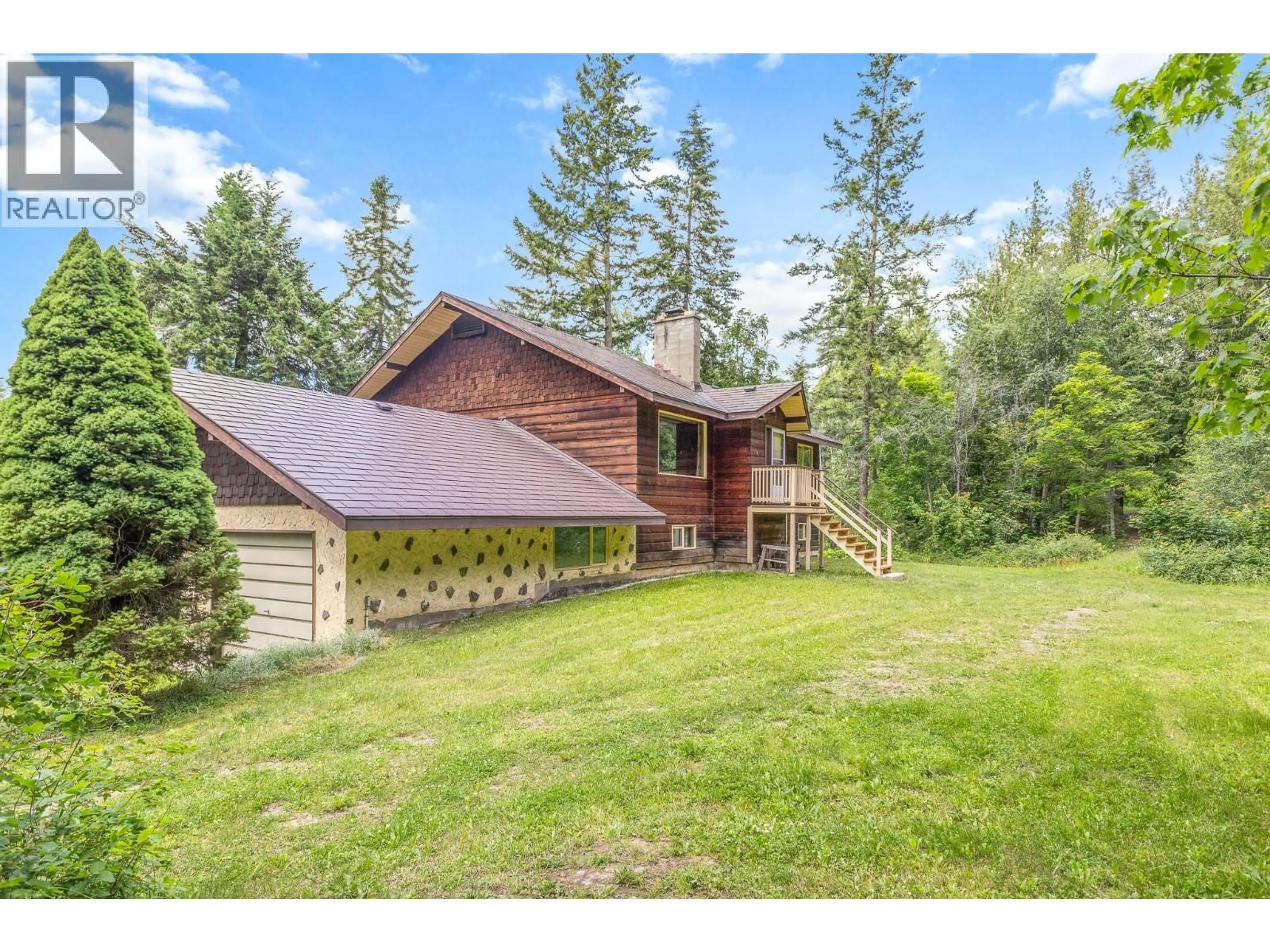 A pic from outside/outdoor area/front of a property/back of a property/a pic from drone, unknown for 2489 HENDRICKSON ROAD, Sorrento British Columbia V0E2W0