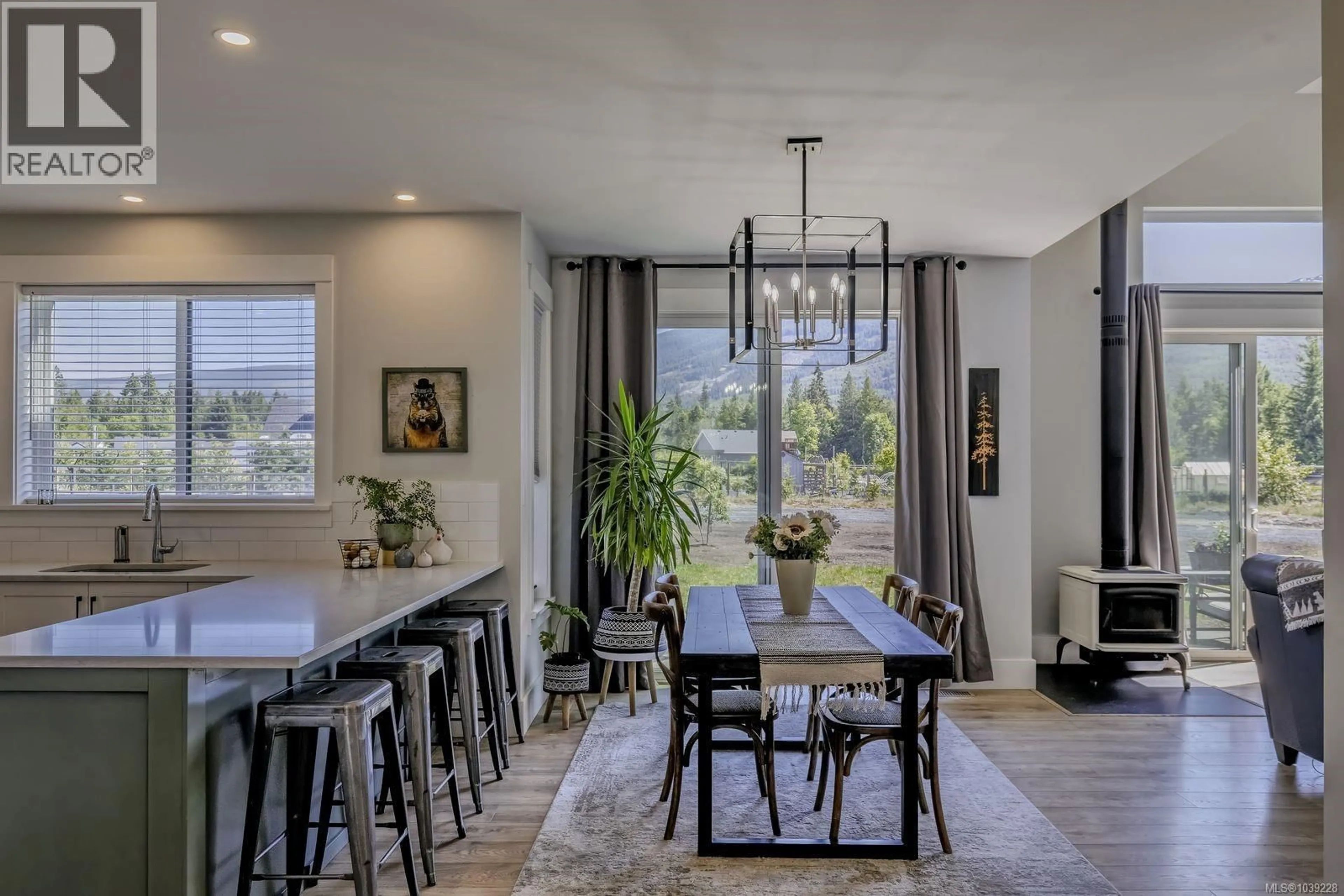 Dining room, ceramic/tile floor for 3770 TRALEE ROAD, Whiskey Creek British Columbia V9K1V6