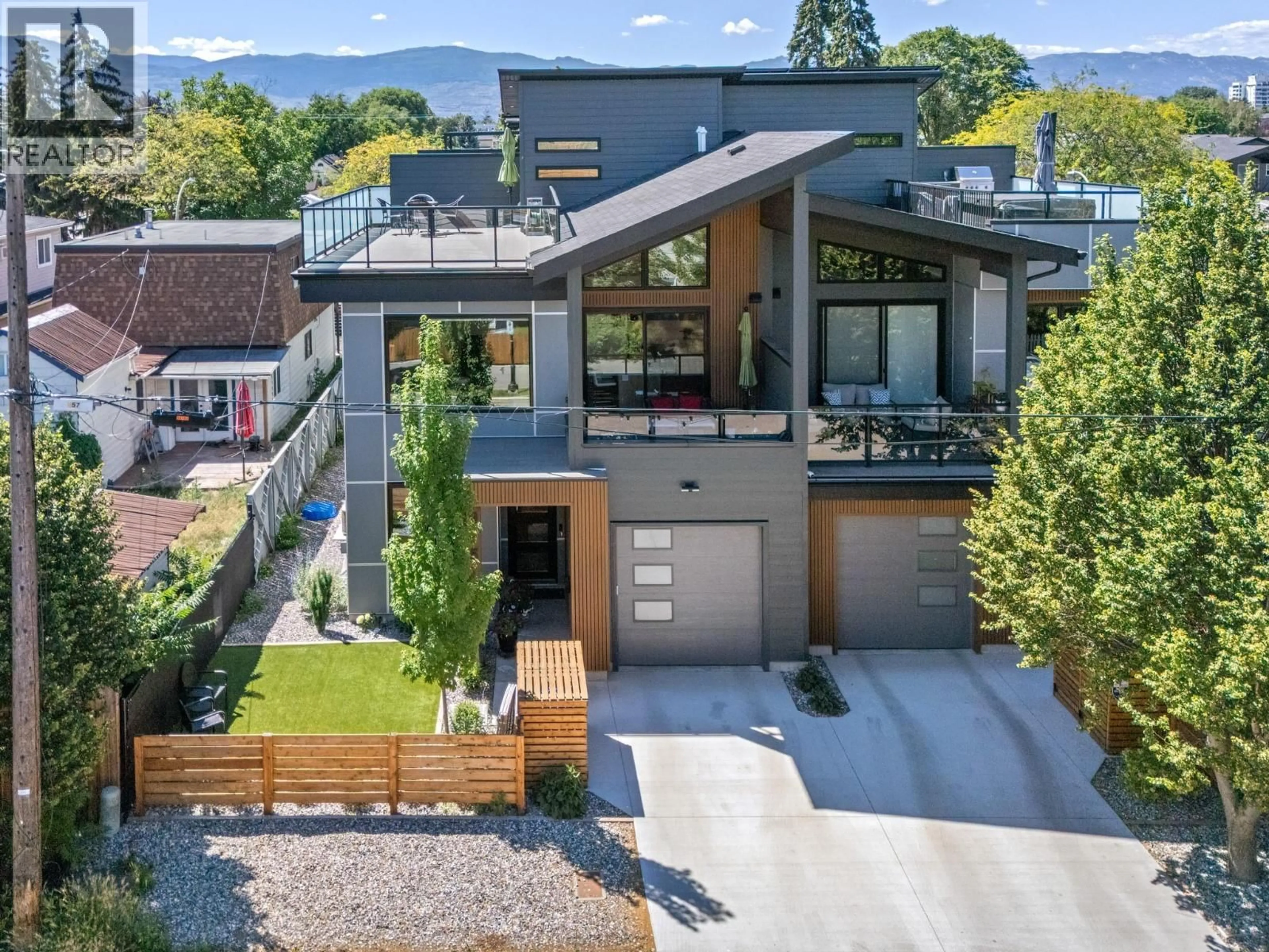 Home with brick exterior material, street for 975 CAWSTON AVENUE, Kelowna British Columbia V1Y0E3
