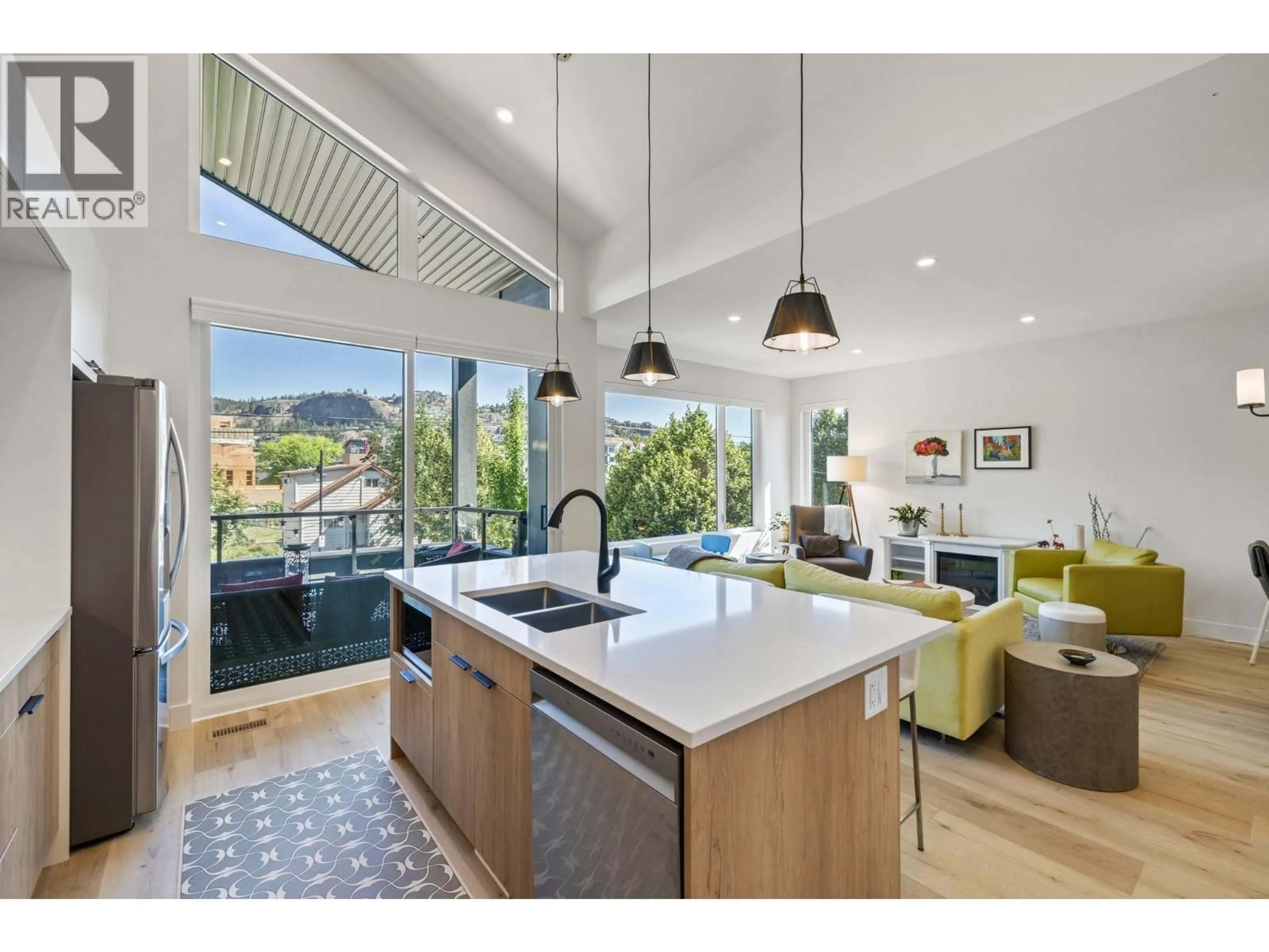 Open concept kitchen, unknown for 975 CAWSTON AVENUE, Kelowna British Columbia V1Y0E3