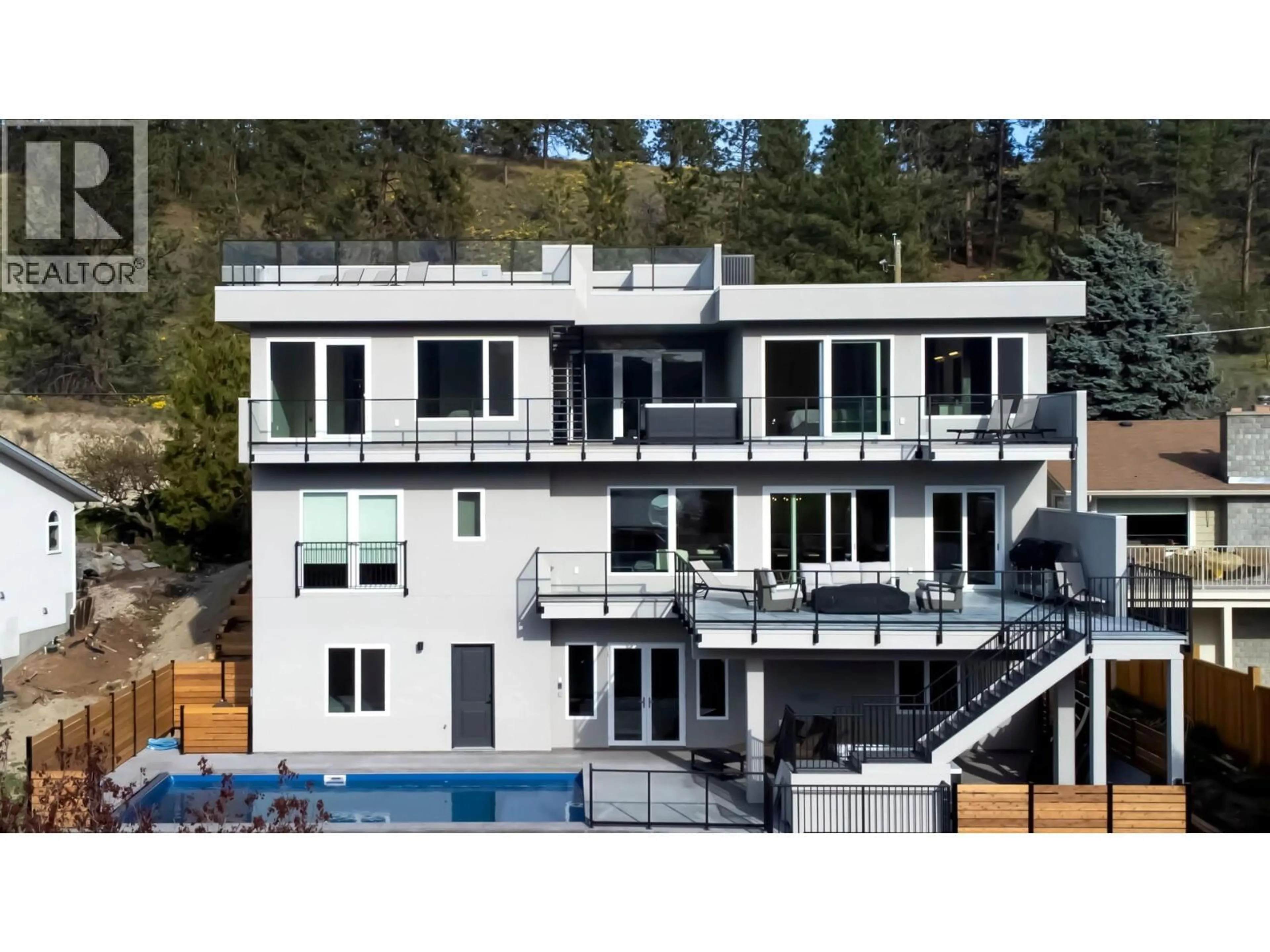 Home with vinyl exterior material, building for 110 EASTSIDE ROAD, Okanagan Falls British Columbia V0H1R5