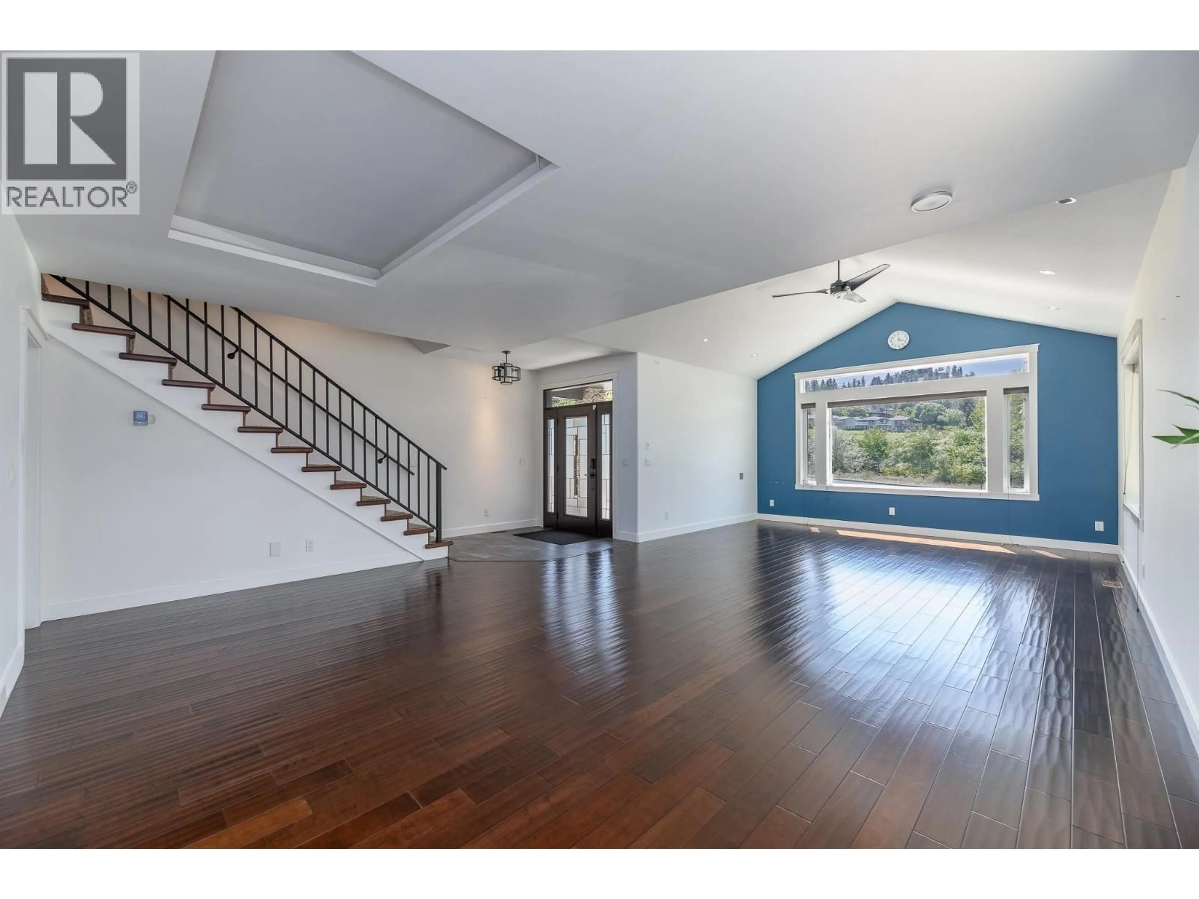 Indoor entryway for 567 PINEVIEW ROAD, Penticton British Columbia V2A7S8