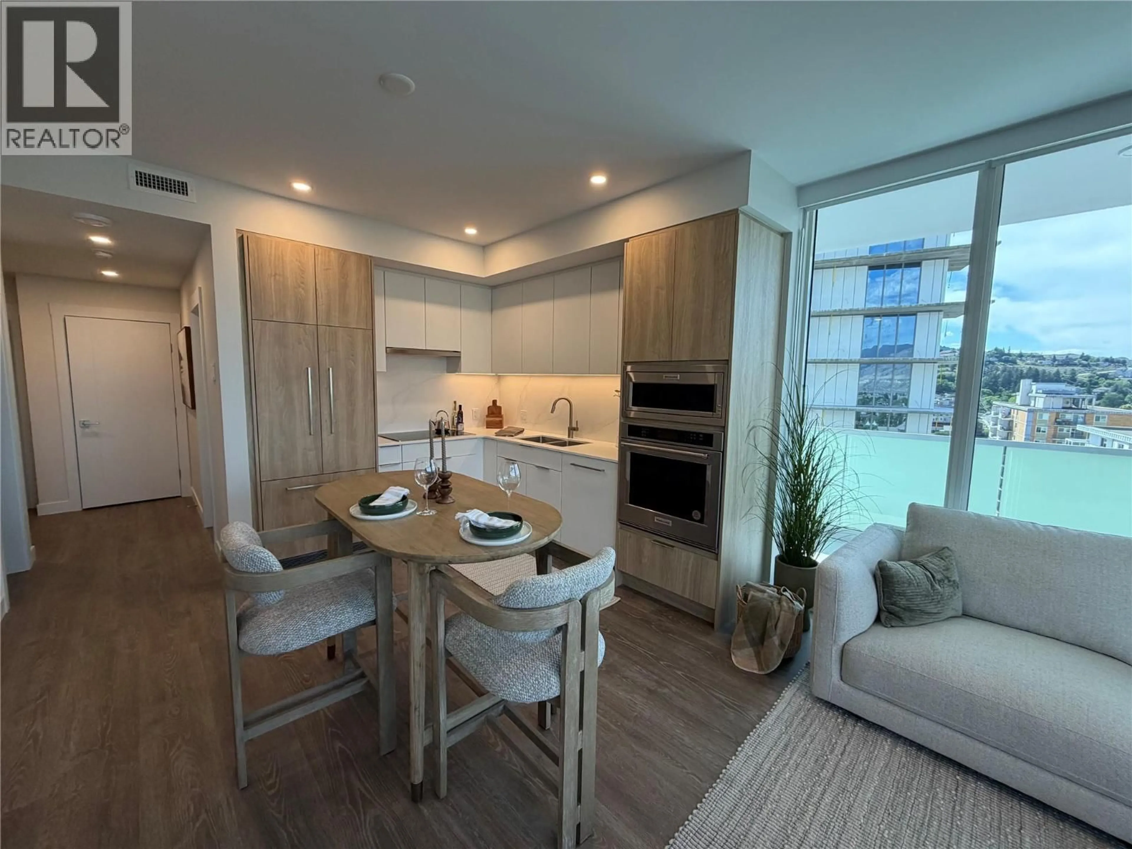 Open concept kitchen, wood/laminate floor for 1008 - 460 NICOLA STREET, Kamloops British Columbia V2C0N2