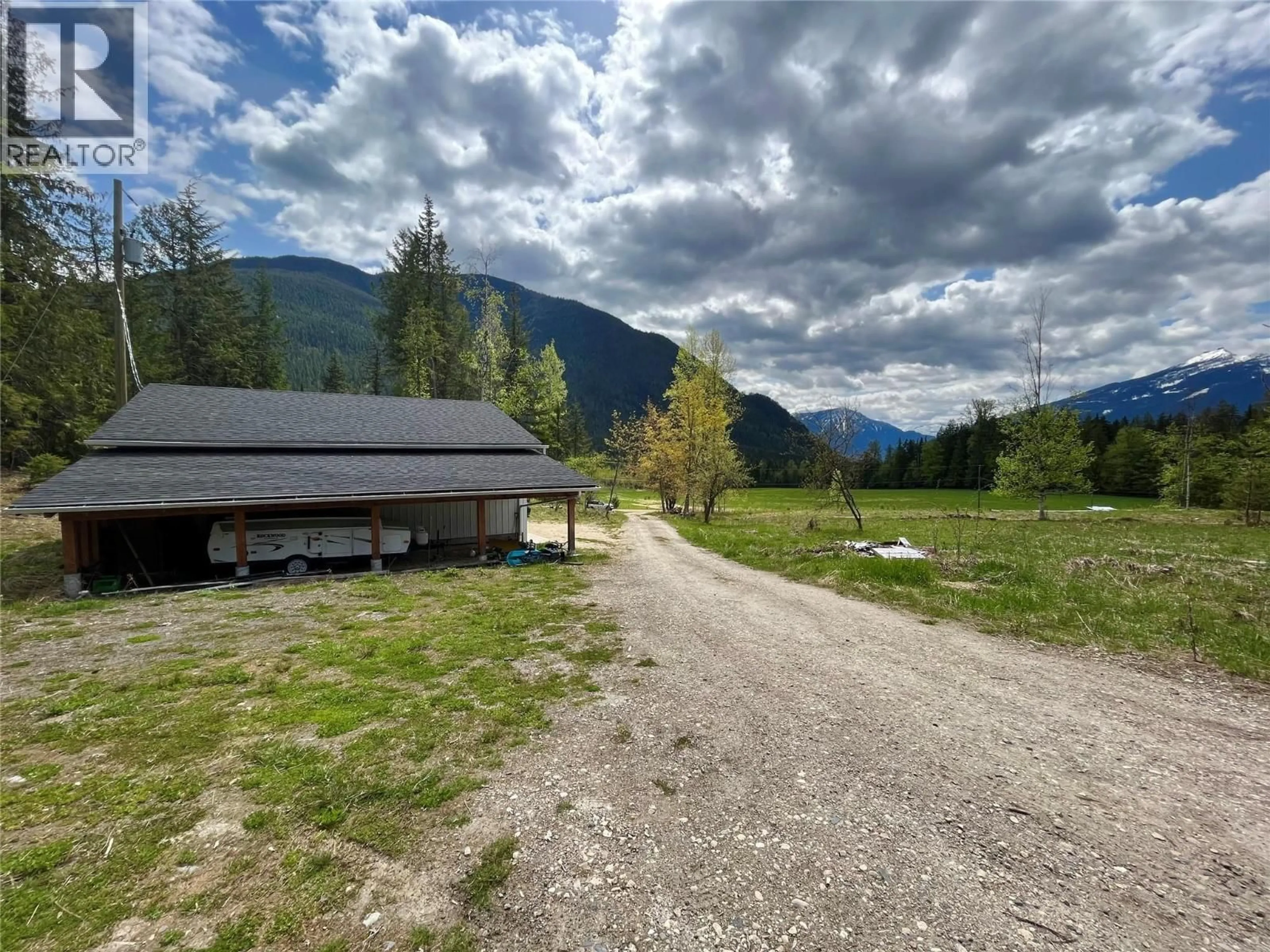 A pic from outside/outdoor area/front of a property/back of a property/a pic from drone, mountain view for 864 BARTLEY ROAD, Nakusp British Columbia V0G1R1