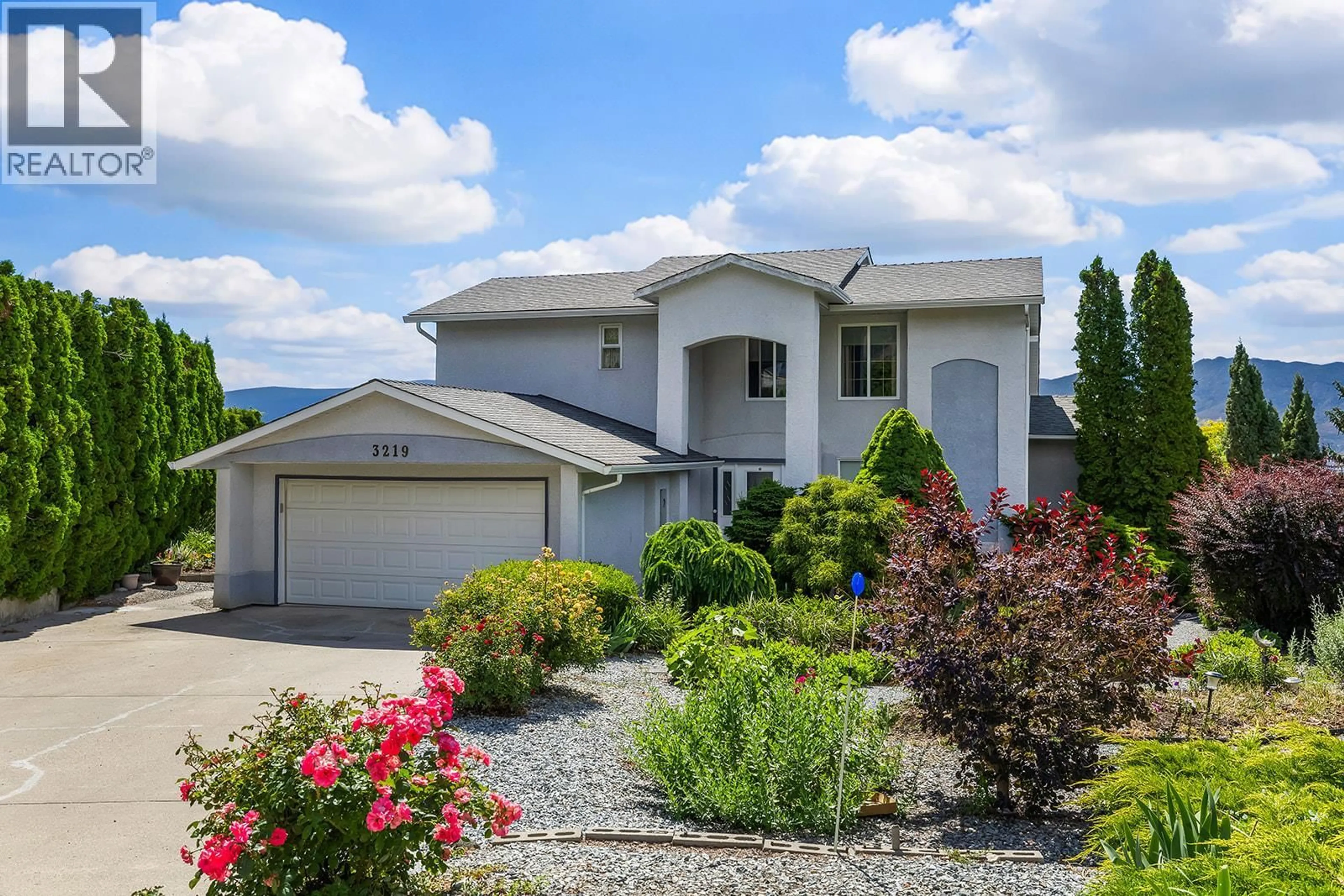Home with vinyl exterior material, unknown for 3219 SAGEBRUSH COURT, West Kelowna British Columbia V4T2G6