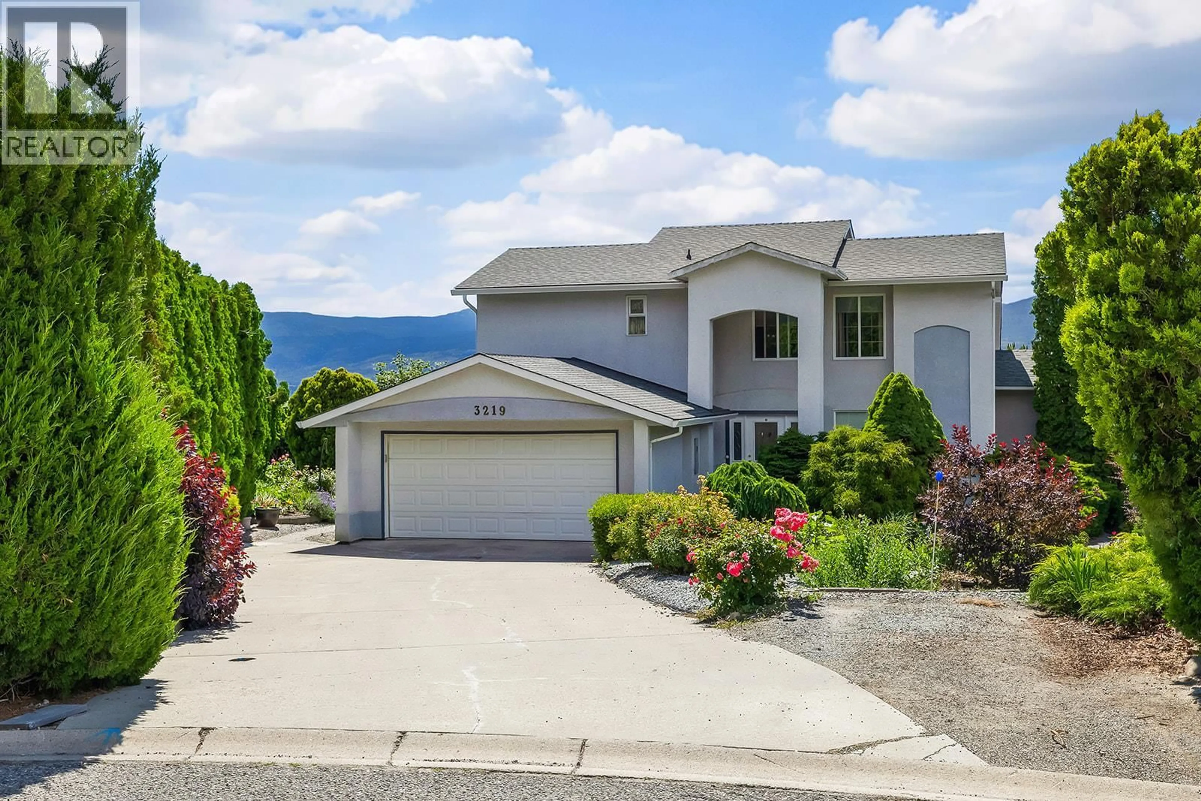A pic from outside/outdoor area/front of a property/back of a property/a pic from drone, water/lake/river/ocean view for 3219 SAGEBRUSH COURT, West Kelowna British Columbia V4T2G6