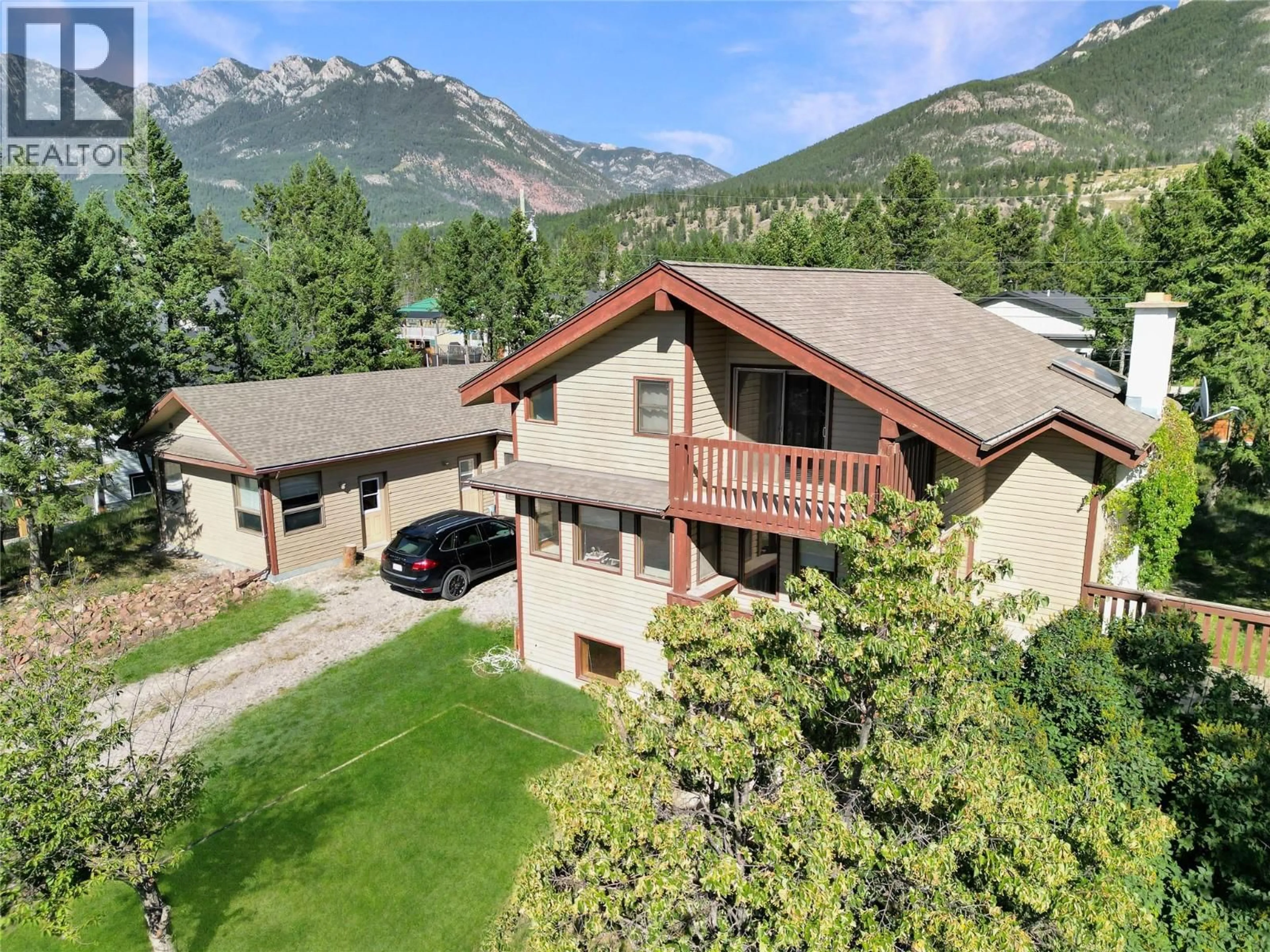 A pic from outside/outdoor area/front of a property/back of a property/a pic from drone, mountain view for 7560 JACKSON AVENUE, Radium Hot Springs British Columbia V0A1M0