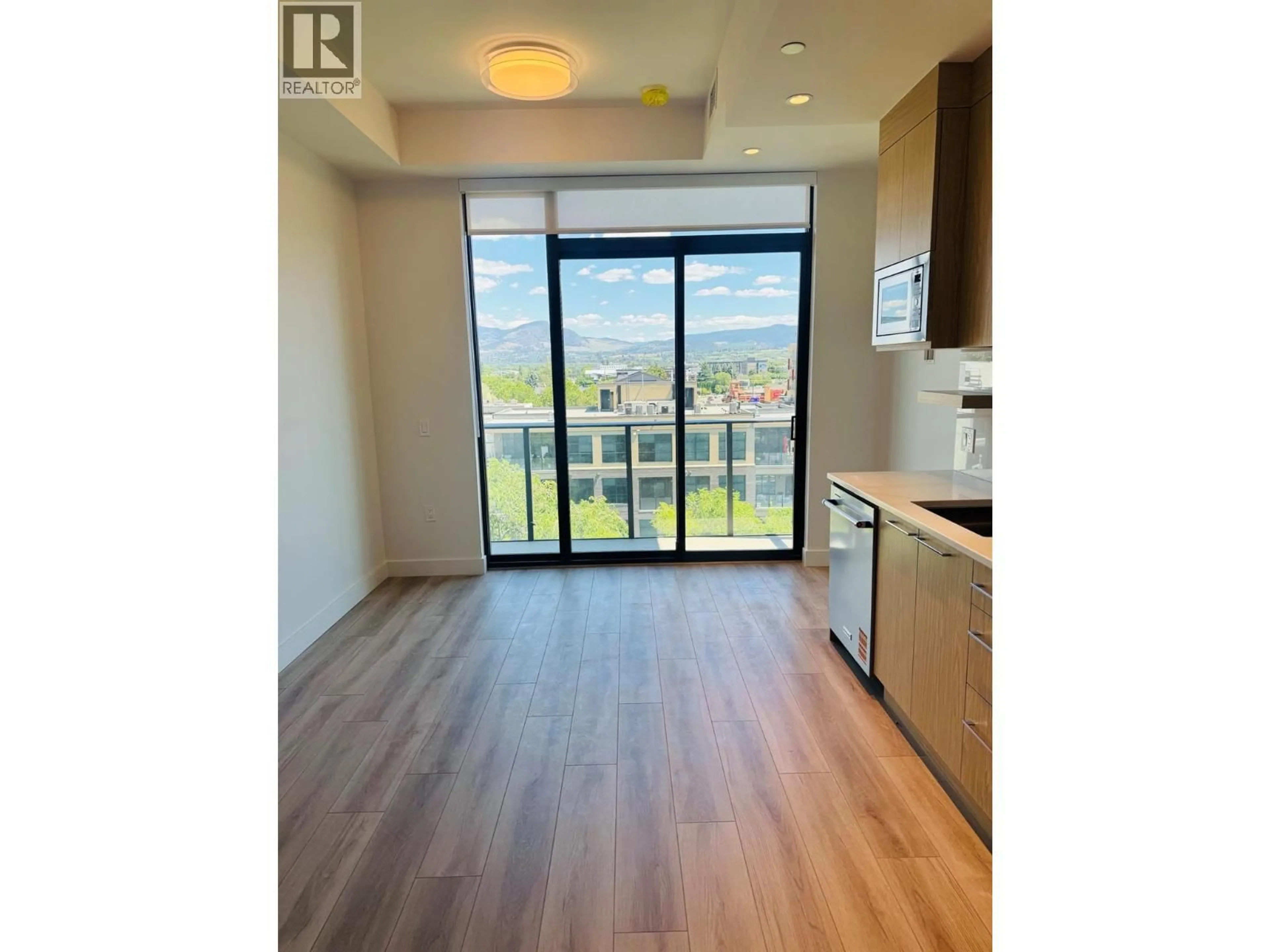 Unknown for 609 - 3051 ABBOTT STREET, Kelowna British Columbia V1Y0P1